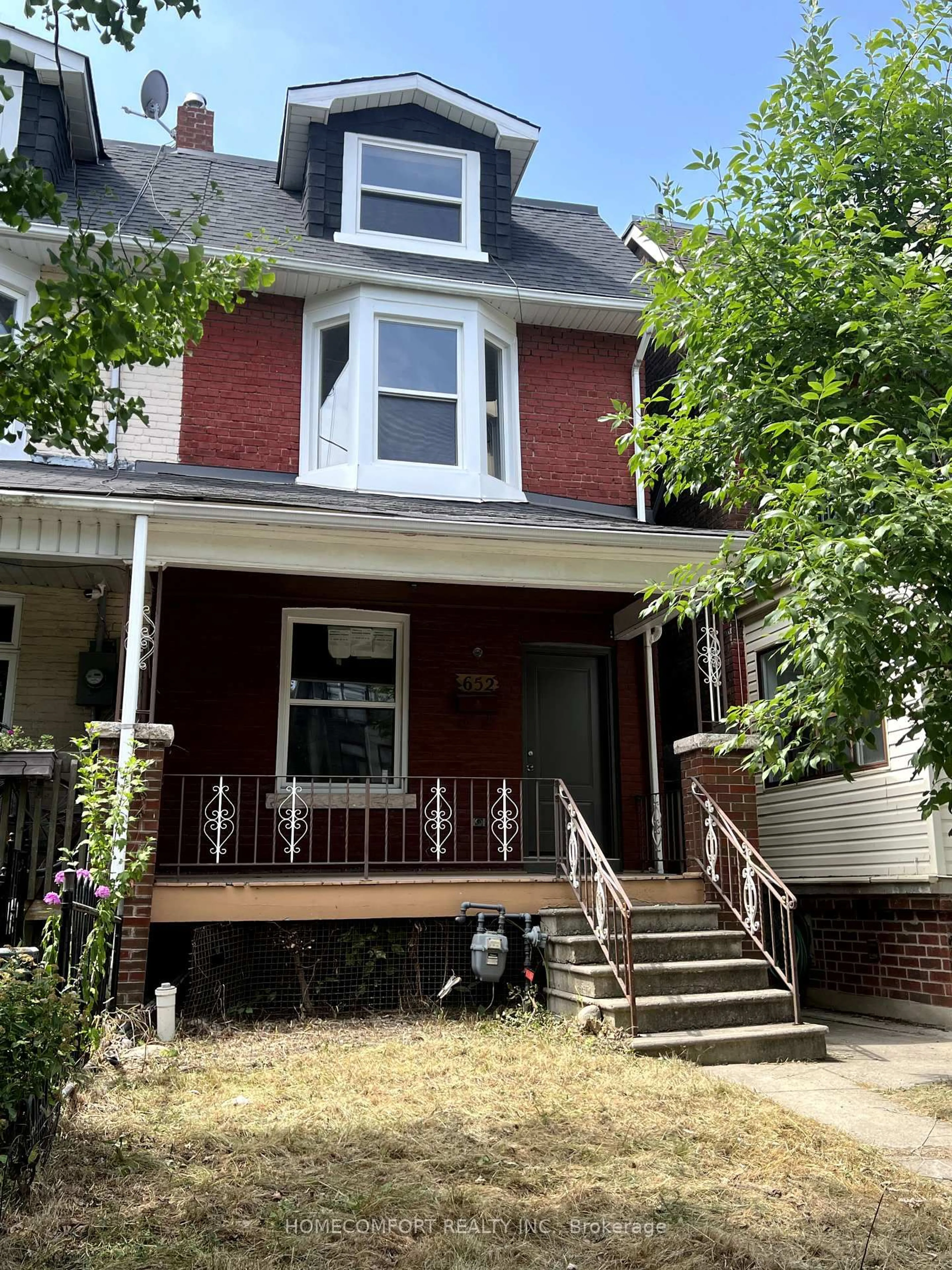 Unknown for 652 Crawford St, Toronto Ontario M6G 3K2