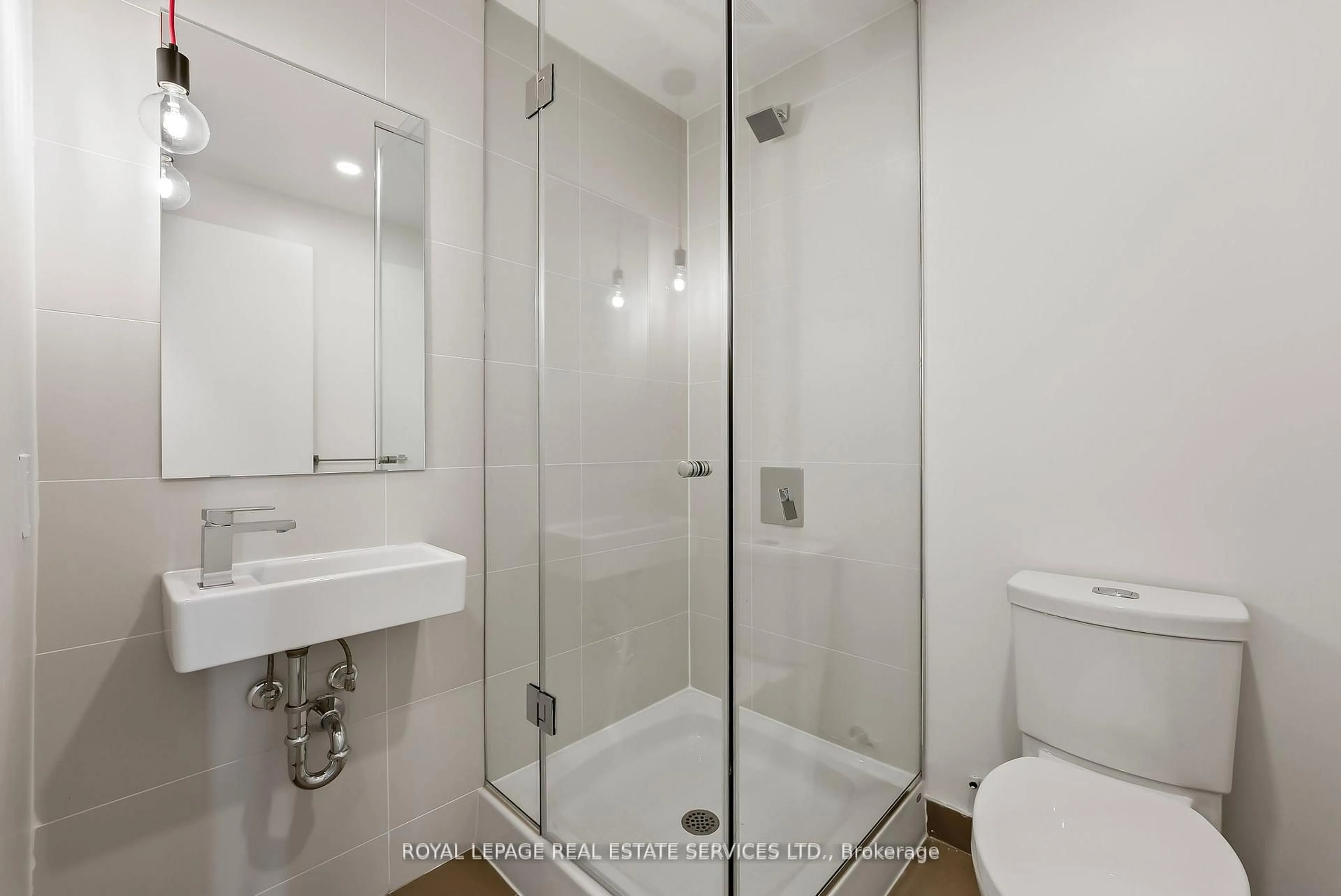 Standard bathroom, ceramic/tile floor for 10 Deerlick Crt #314, Toronto Ontario M3A 0A7
