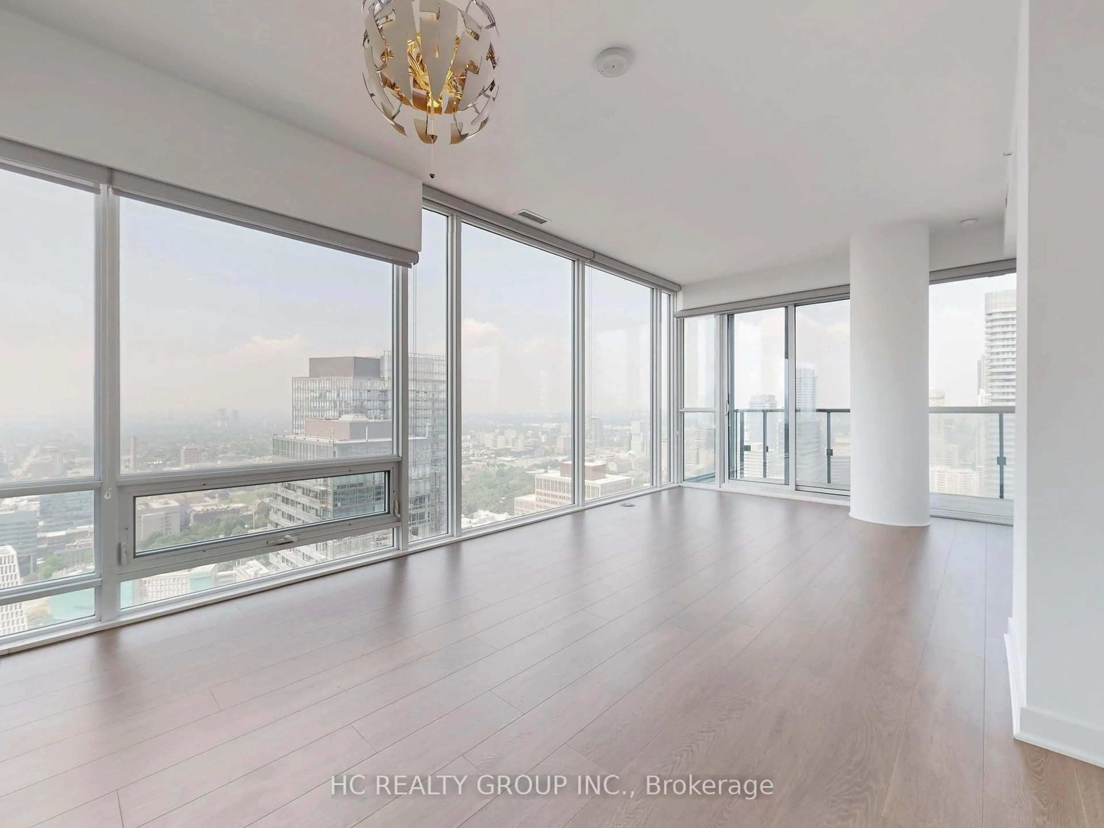 A pic of a room for 15 Grenville St #4804, Toronto Ontario M4Y 1A1