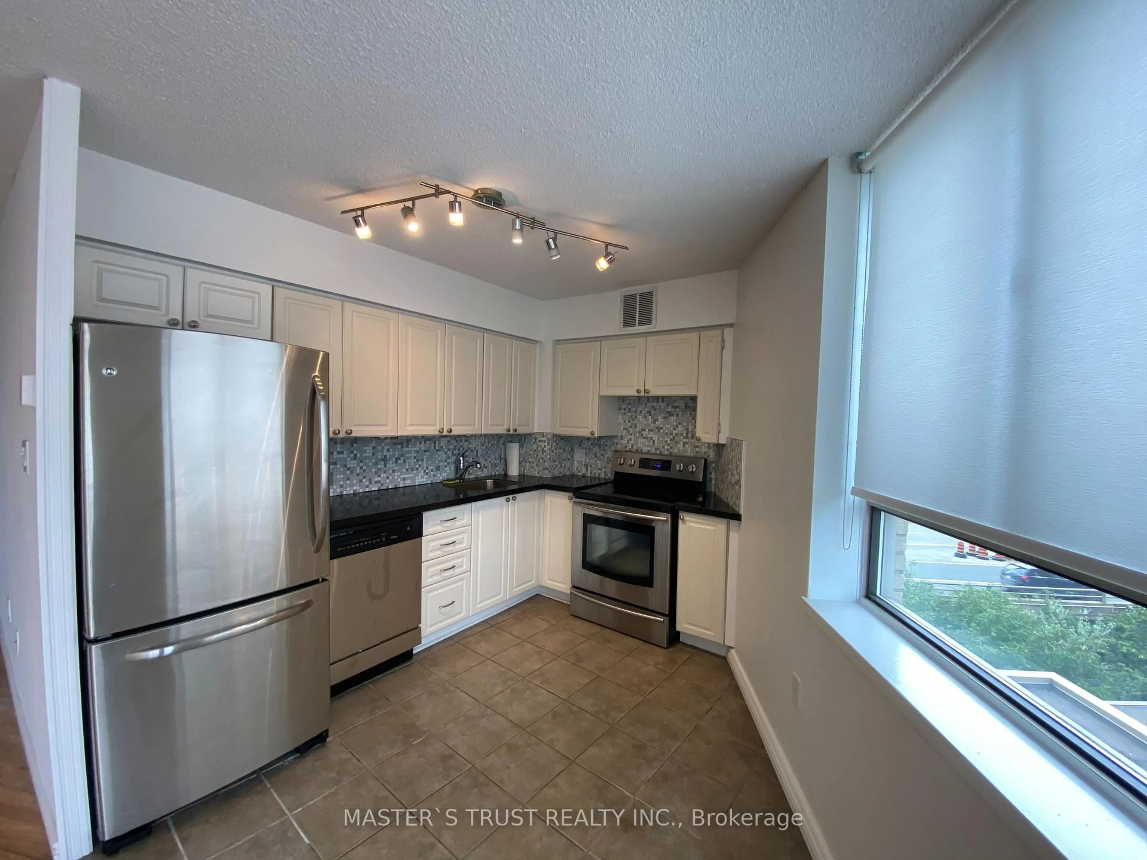 Standard kitchen, unknown for 270 Queens Quay #706, Toronto Ontario M5J 2N4
