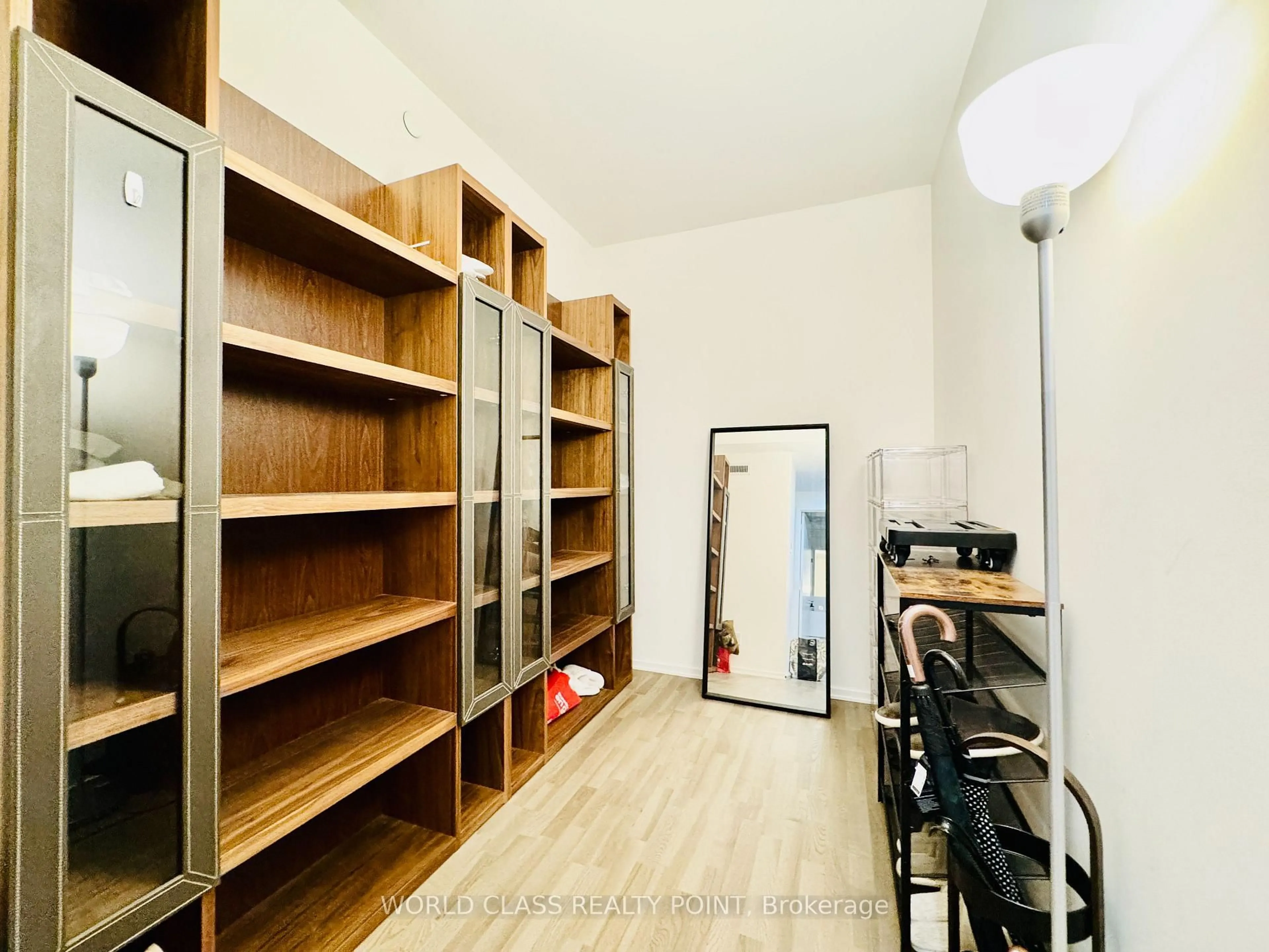 Storage room or clothes room or walk-in closet for 1 Bloor St #6307, Toronto Ontario M4W 0A8