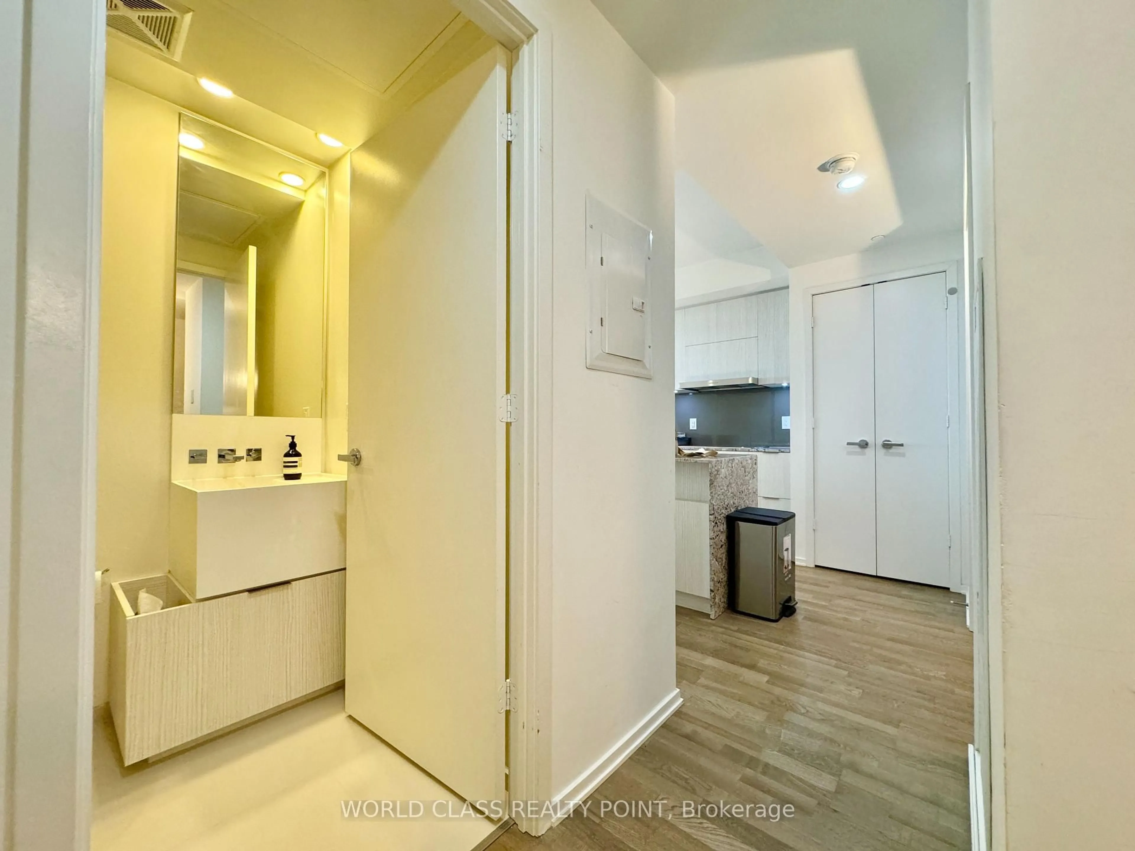 Unknown for 1 Bloor St #6307, Toronto Ontario M4W 0A8