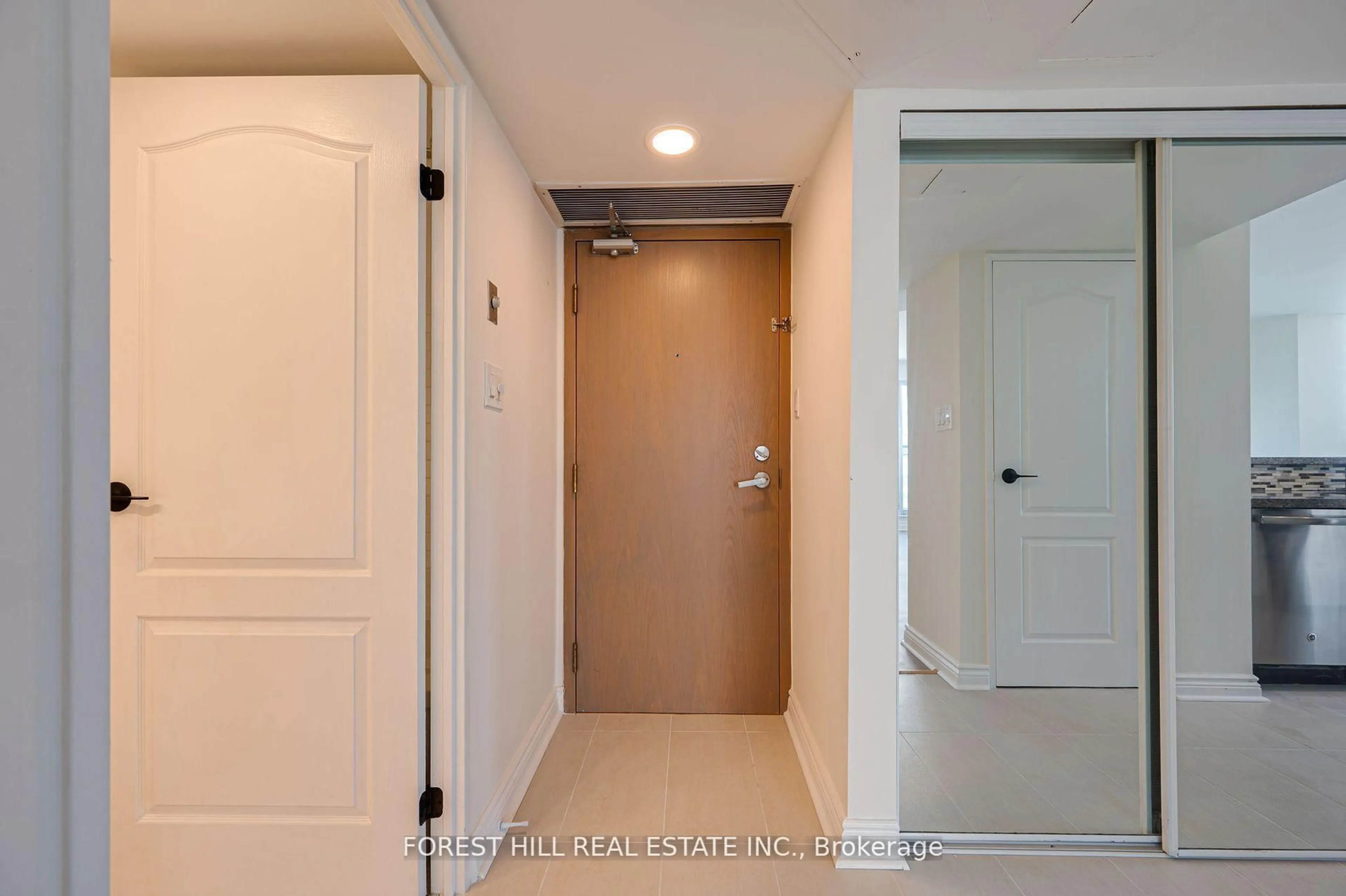 Indoor entryway for 97 Lawton Blvd #804, Toronto Ontario M4V 1Z6
