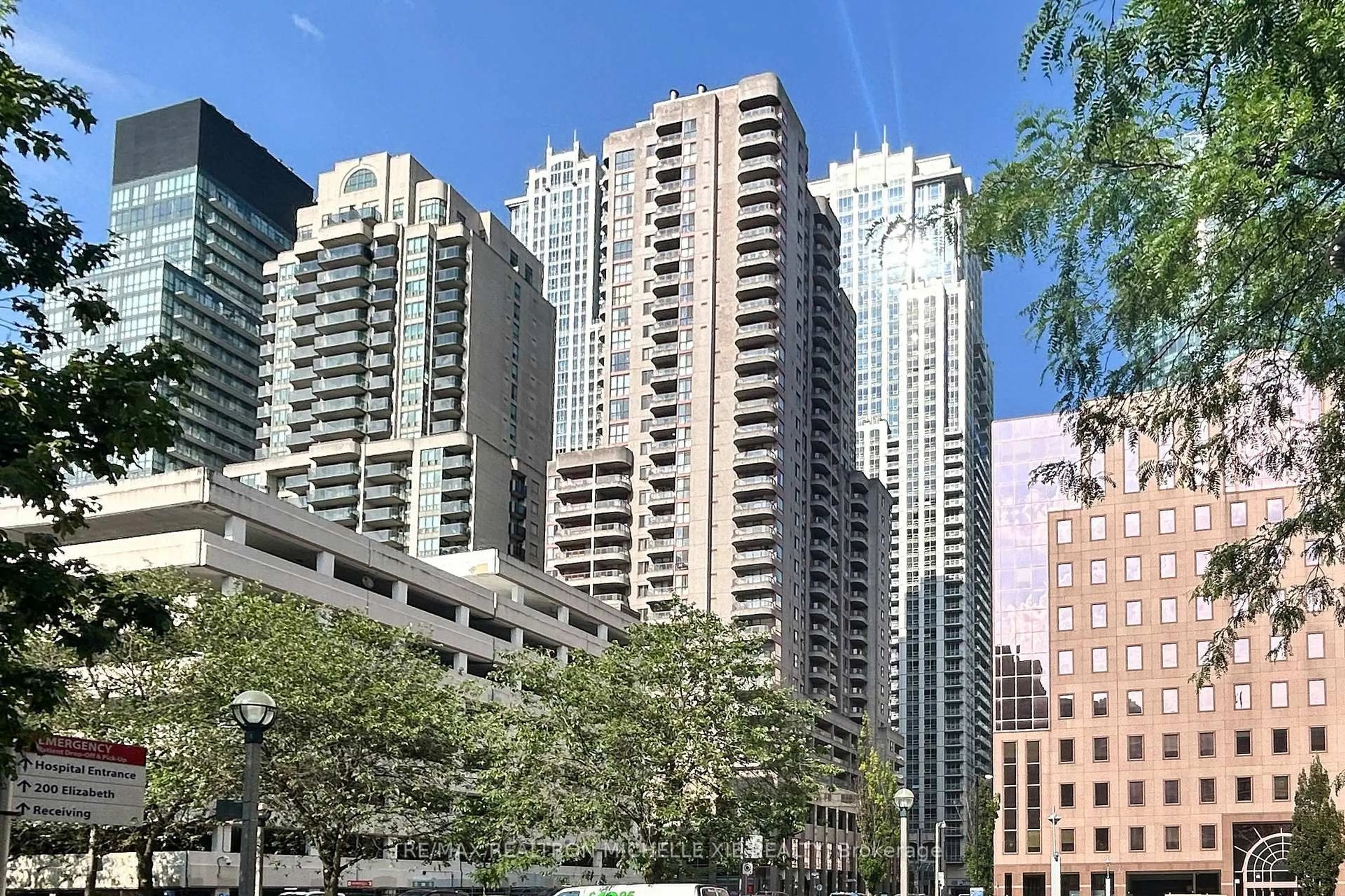 Unknown for 736 Bay St #1009, Toronto Ontario M5G 1N6