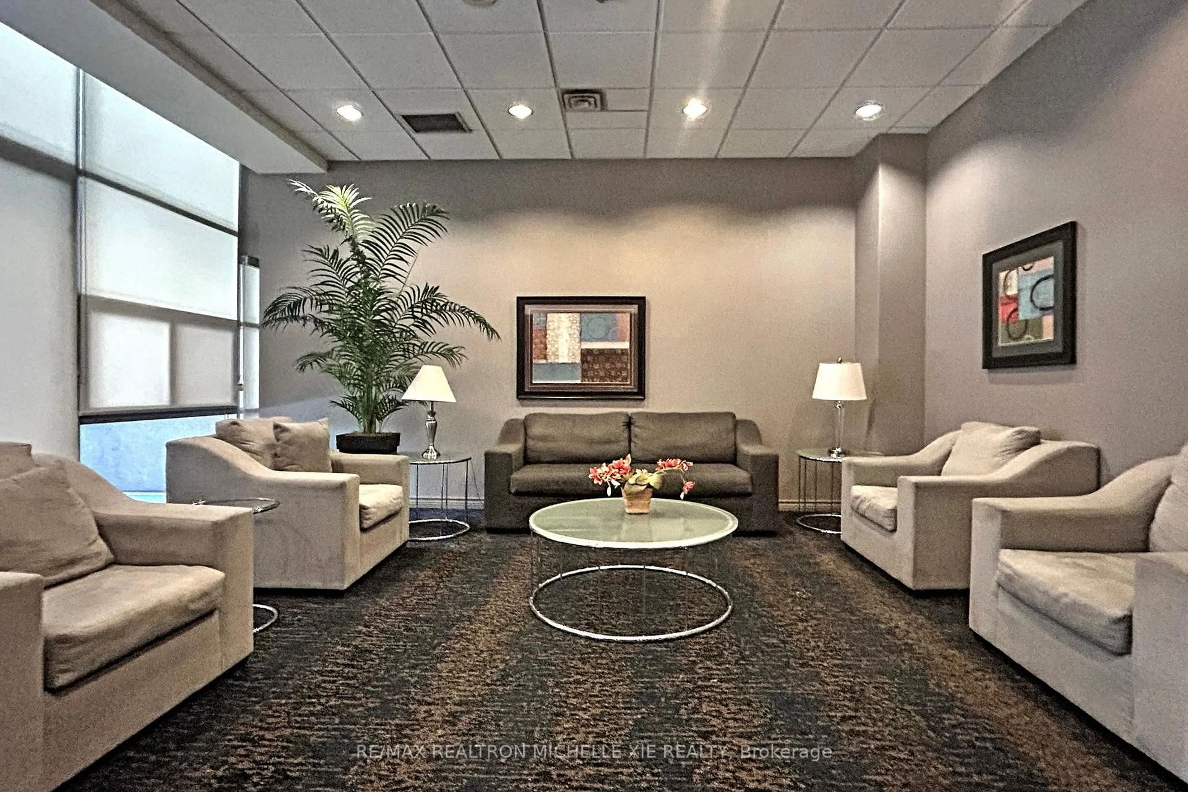 Lobby for 736 Bay St #1009, Toronto Ontario M5G 1N6
