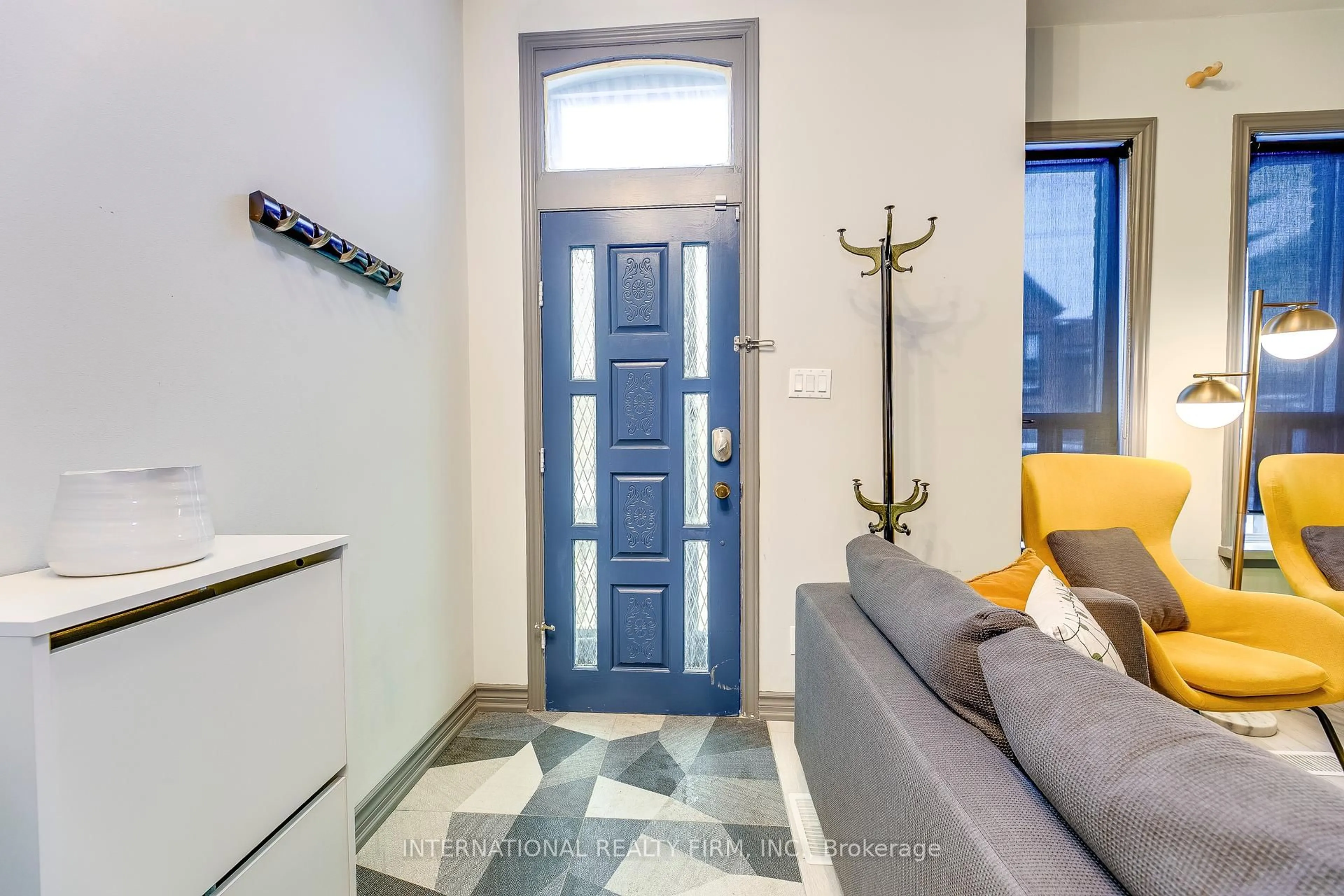 Indoor entryway for 108 Shaw St, Toronto Ontario M6J 2W5