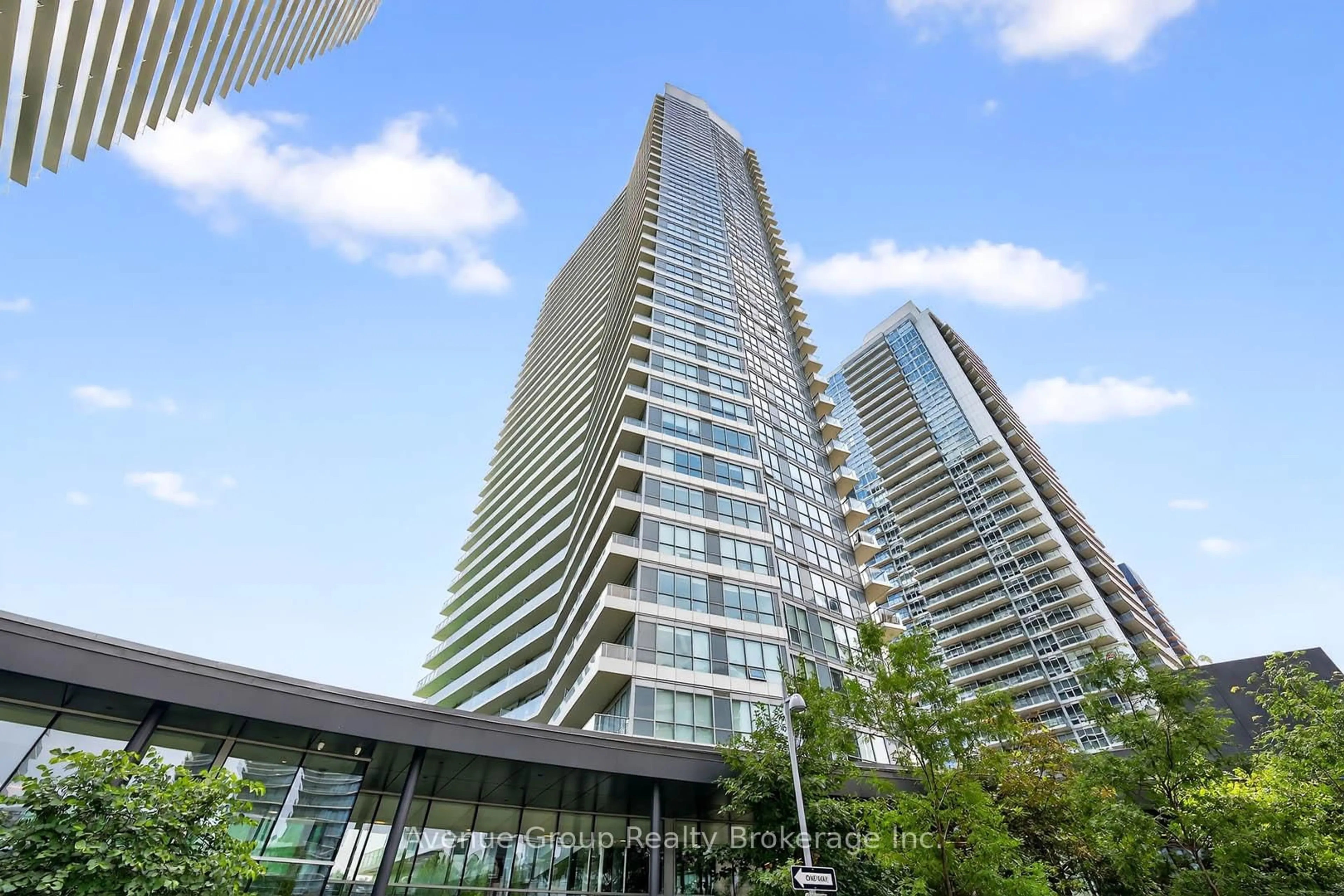 Indoor foyer for 115 Mcmahon Dr #2805, Toronto Ontario M2K 0E3