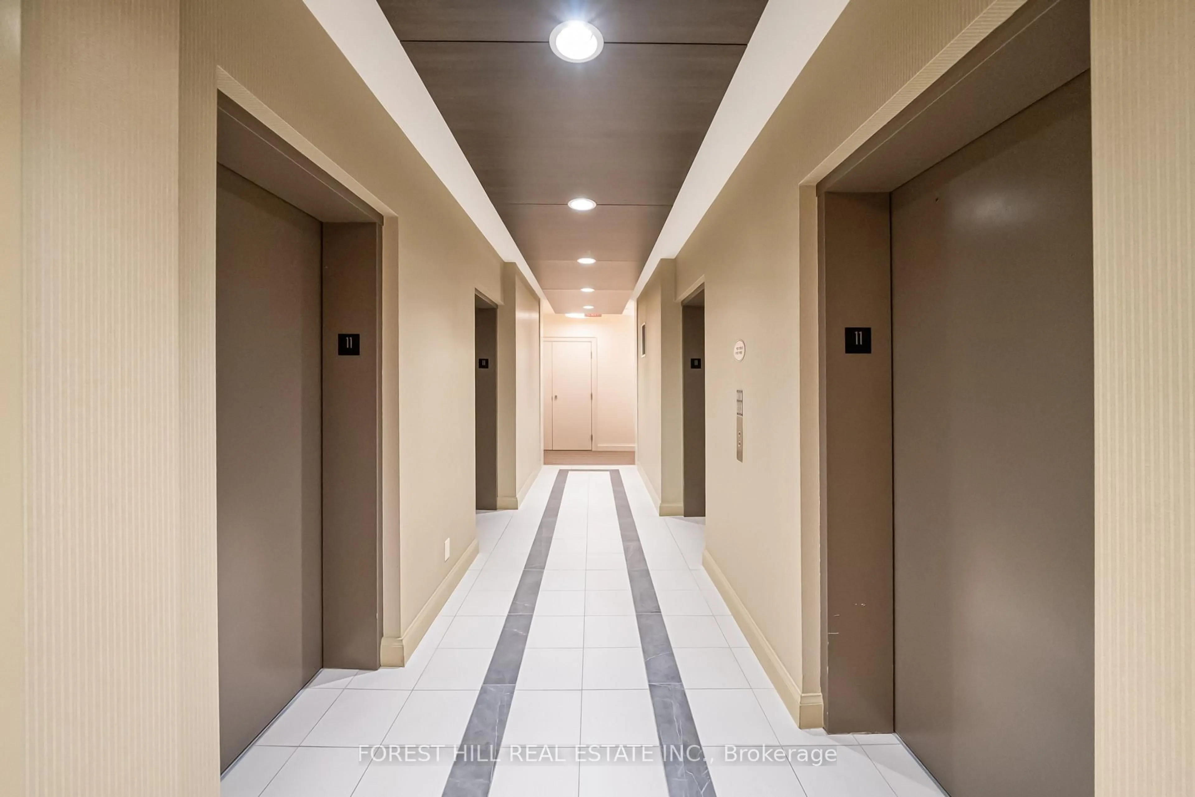 Indoor foyer for 825 Church St #1106, Toronto Ontario M4W 3Z4