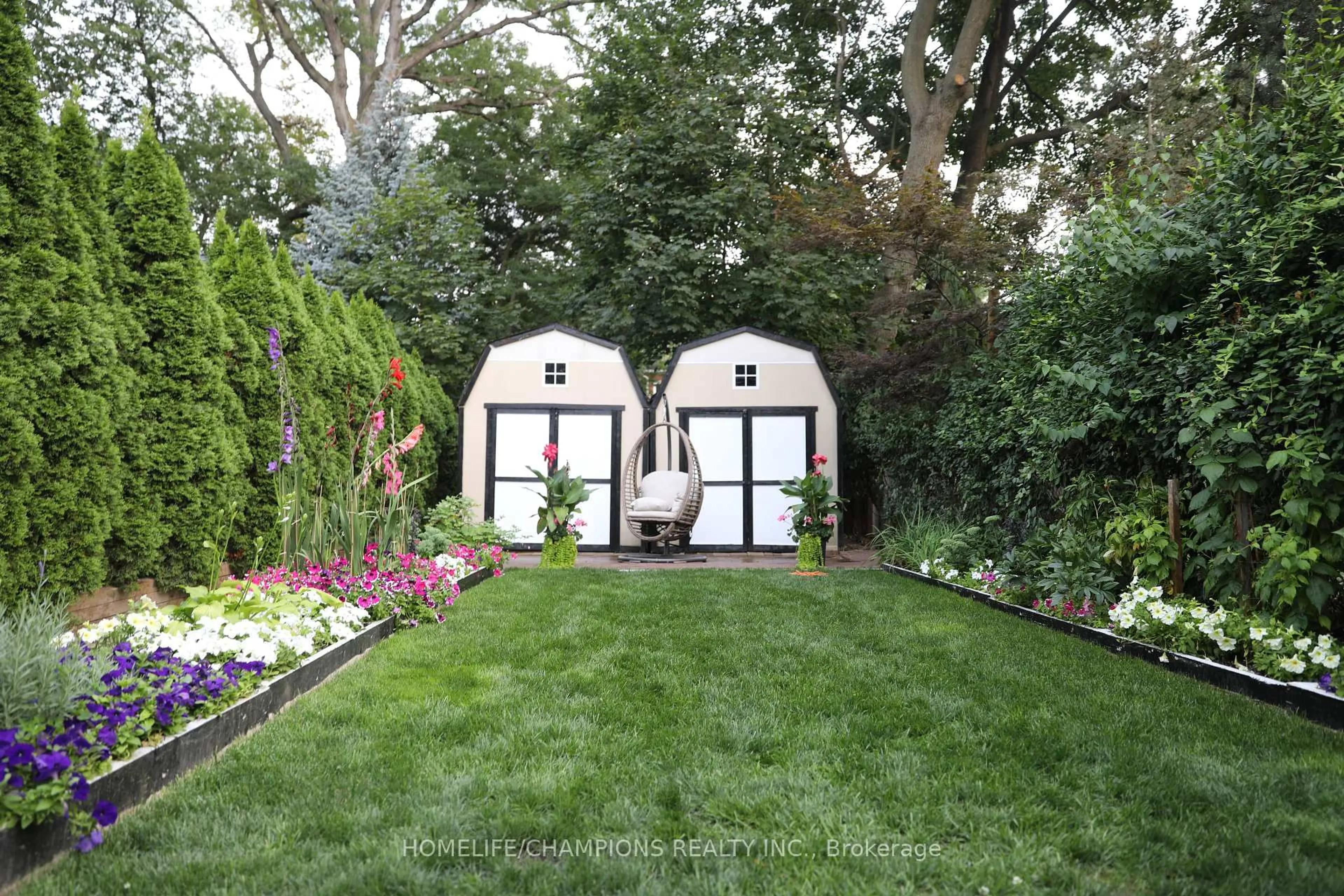Shed for 291 St Clair Ave, Toronto Ontario M4T 1P3