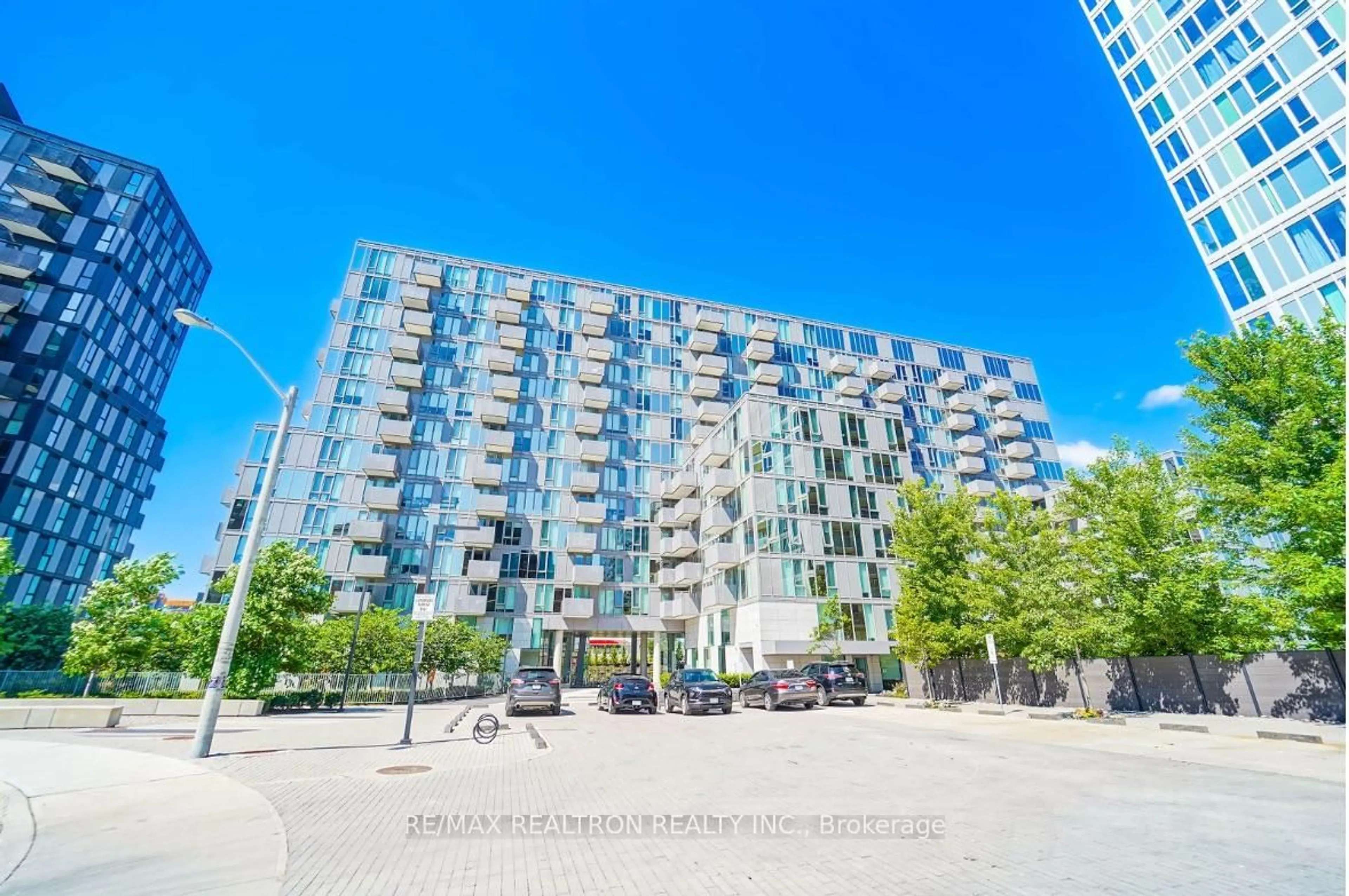Patio, building for 38 Monte Kwinter Crt #627, Toronto Ontario M3H 0E2