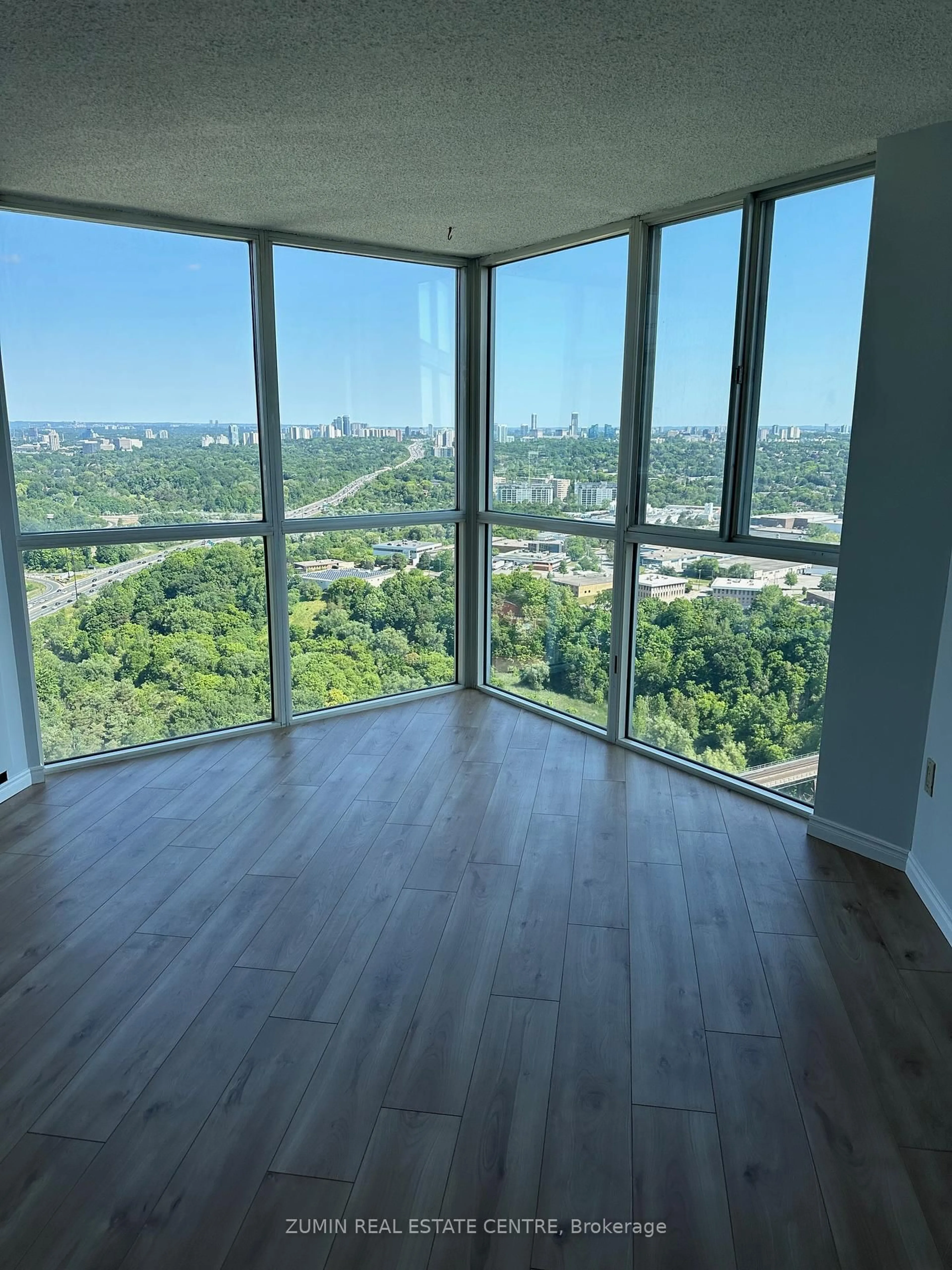 A pic of a room for 7 Concorde Pl #3312, Toronto Ontario M3C 3N4