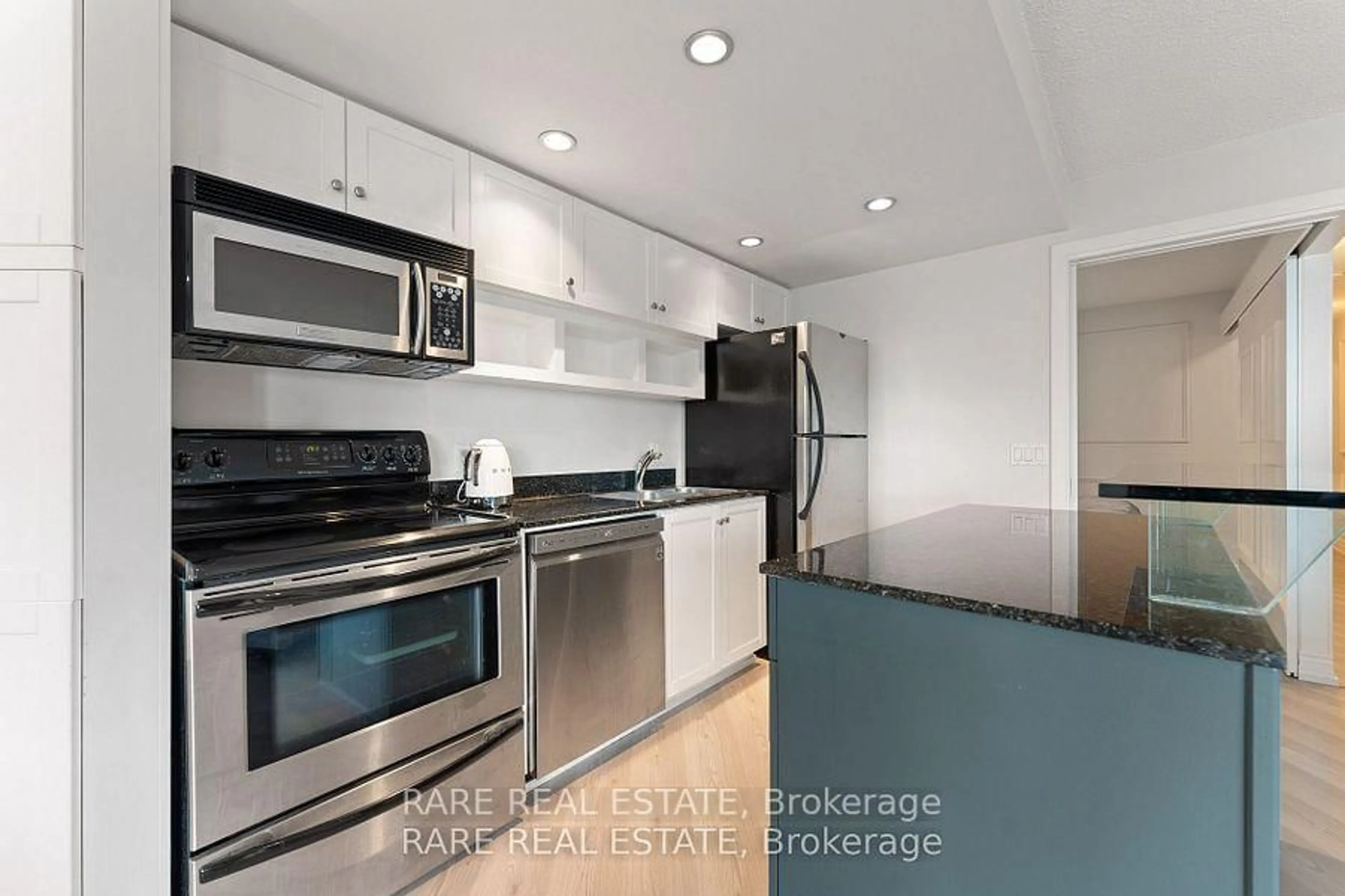 Standard kitchen, unknown for 8 York St #911, Toronto Ontario M5J 2Y2