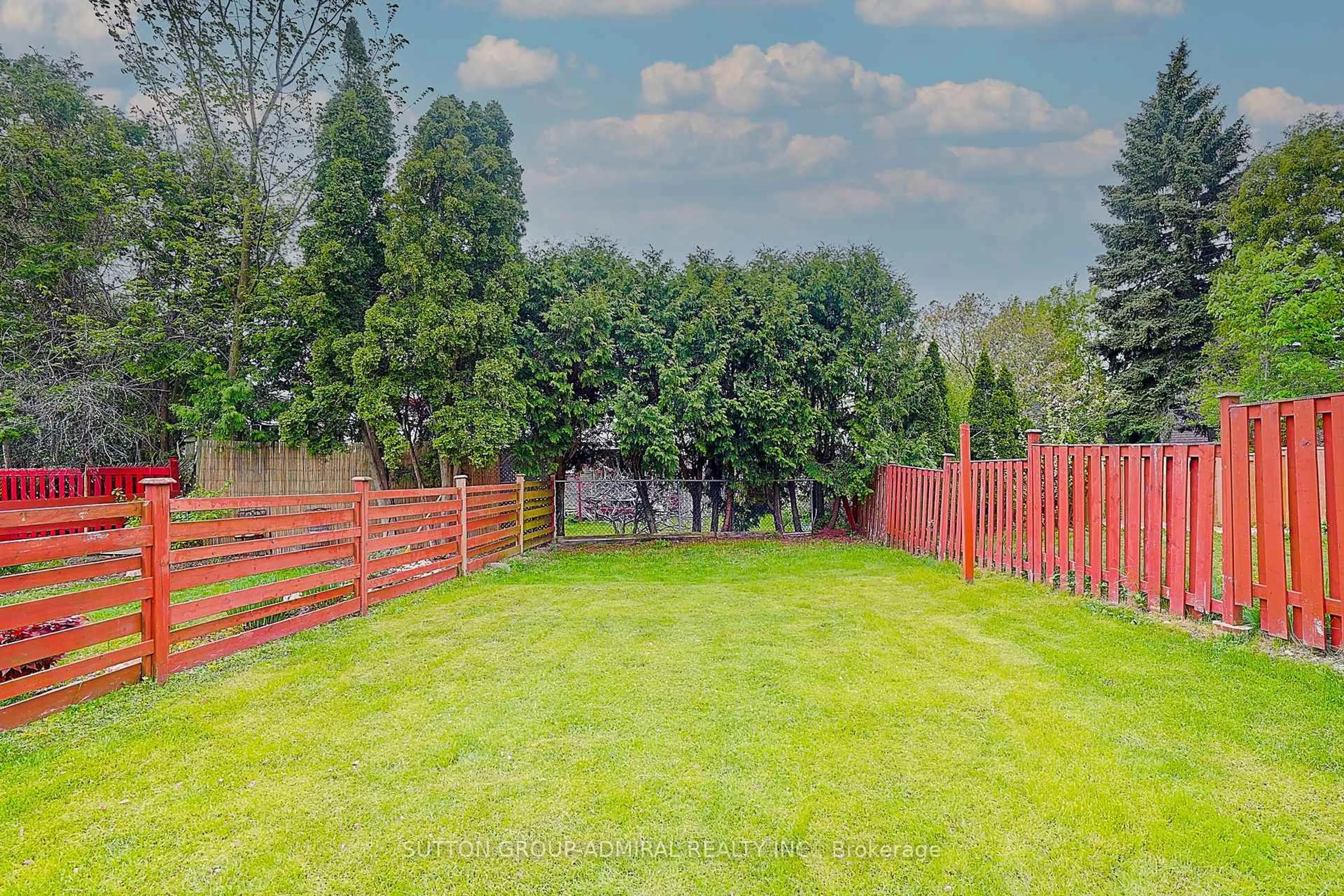 A pic from outside/outdoor area/front of a property/back of a property/a pic from drone, forest/trees view for 157 Angus Dr, Toronto Ontario M2J 2W9