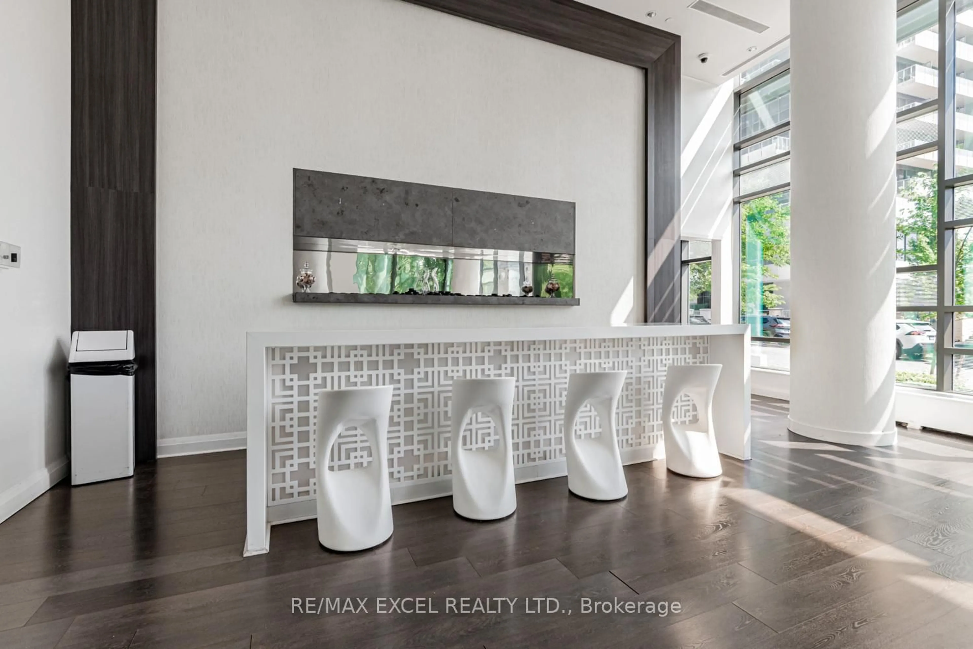 Indoor entryway for 68 Canterbury Pl #1507, Toronto Ontario M2N 0H8