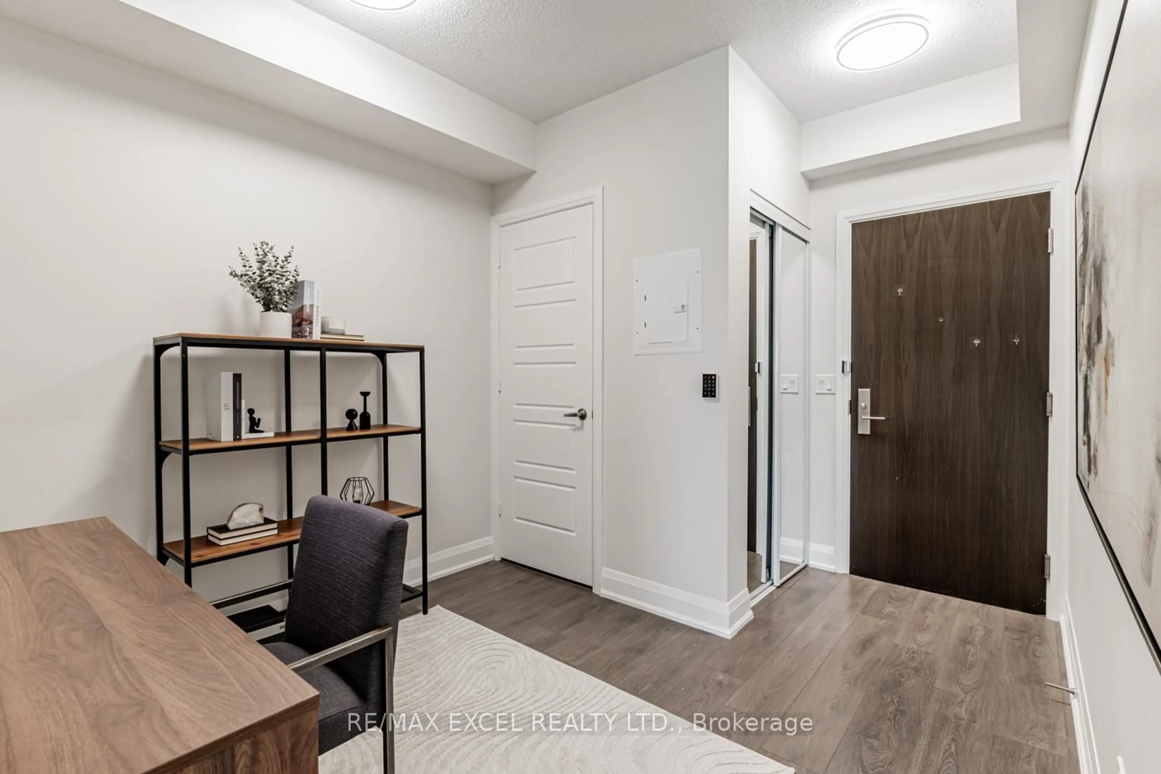 Indoor entryway for 68 Canterbury Pl #1507, Toronto Ontario M2N 0H8