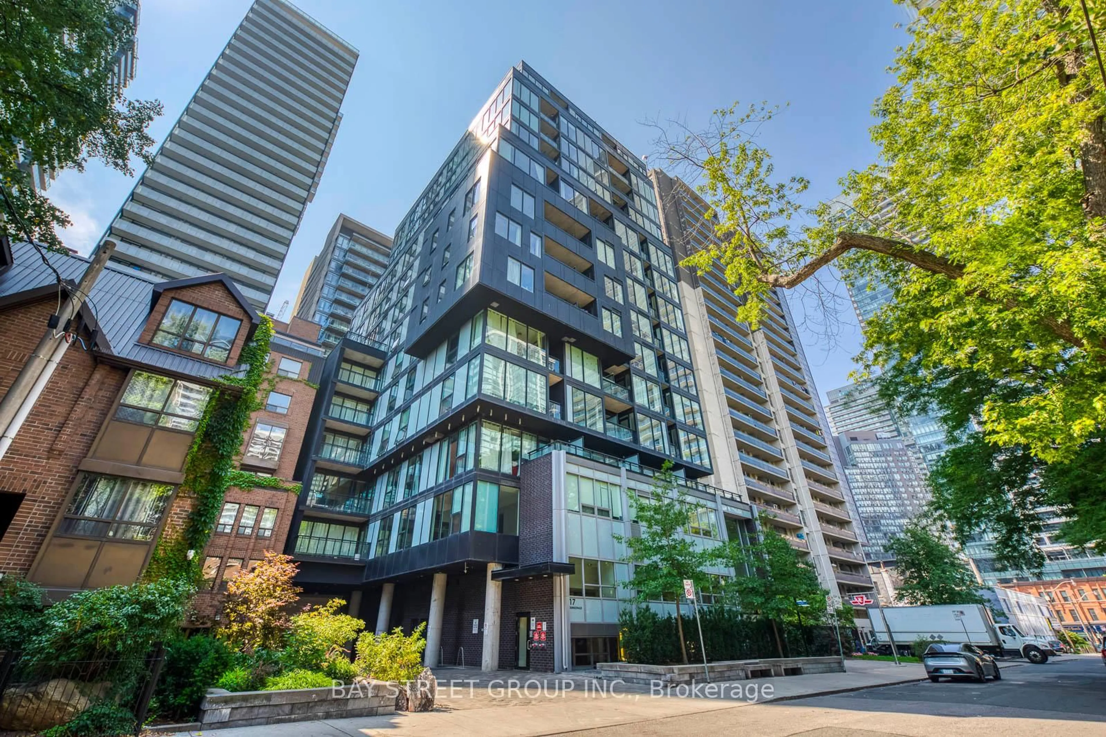 Patio, unknown for 17 Dundonald St #1601, Toronto Ontario M4Y 1K3