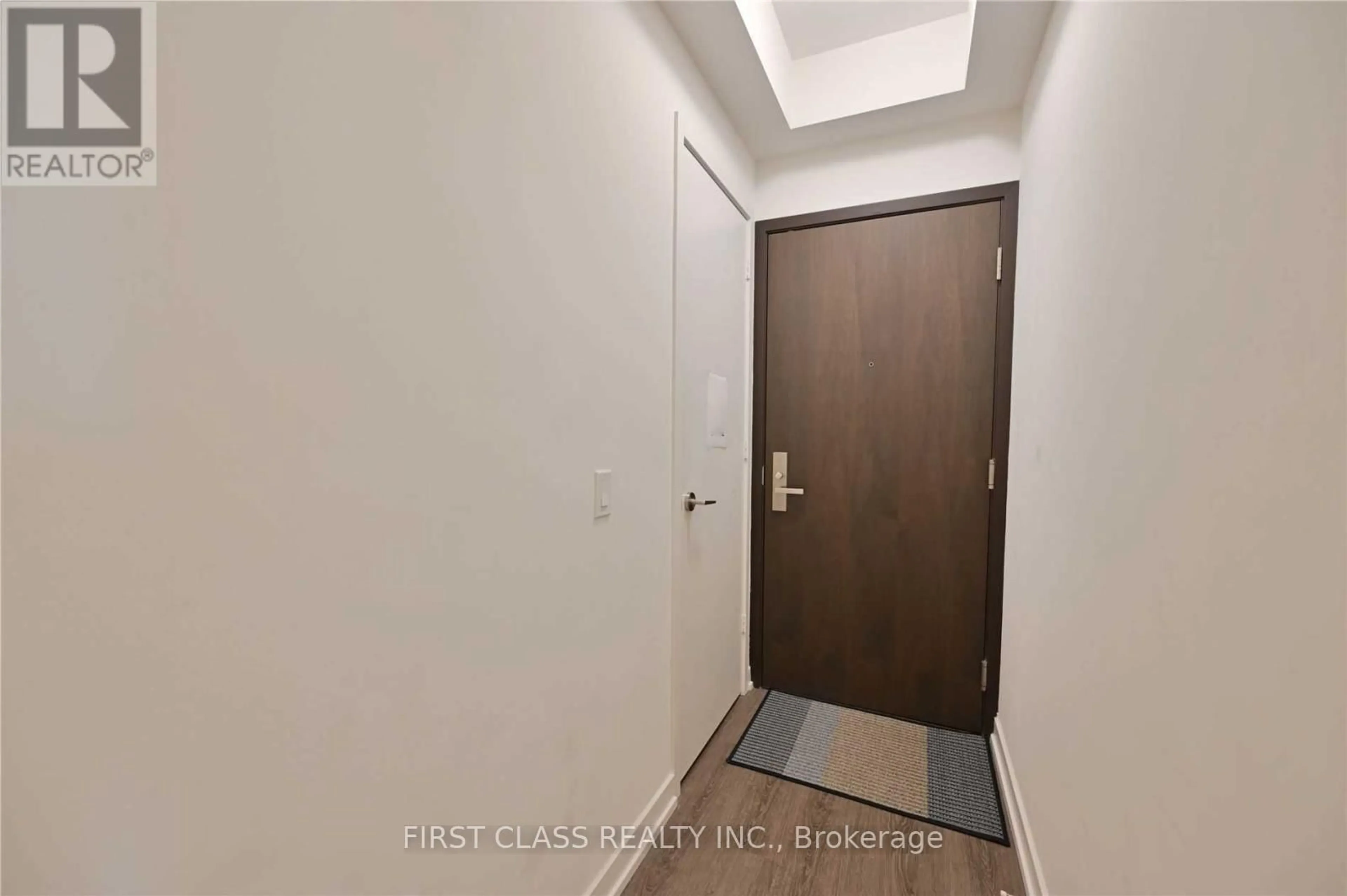 Indoor entryway for 1 Yorkville Ave #608, Toronto Ontario M4W 1L1