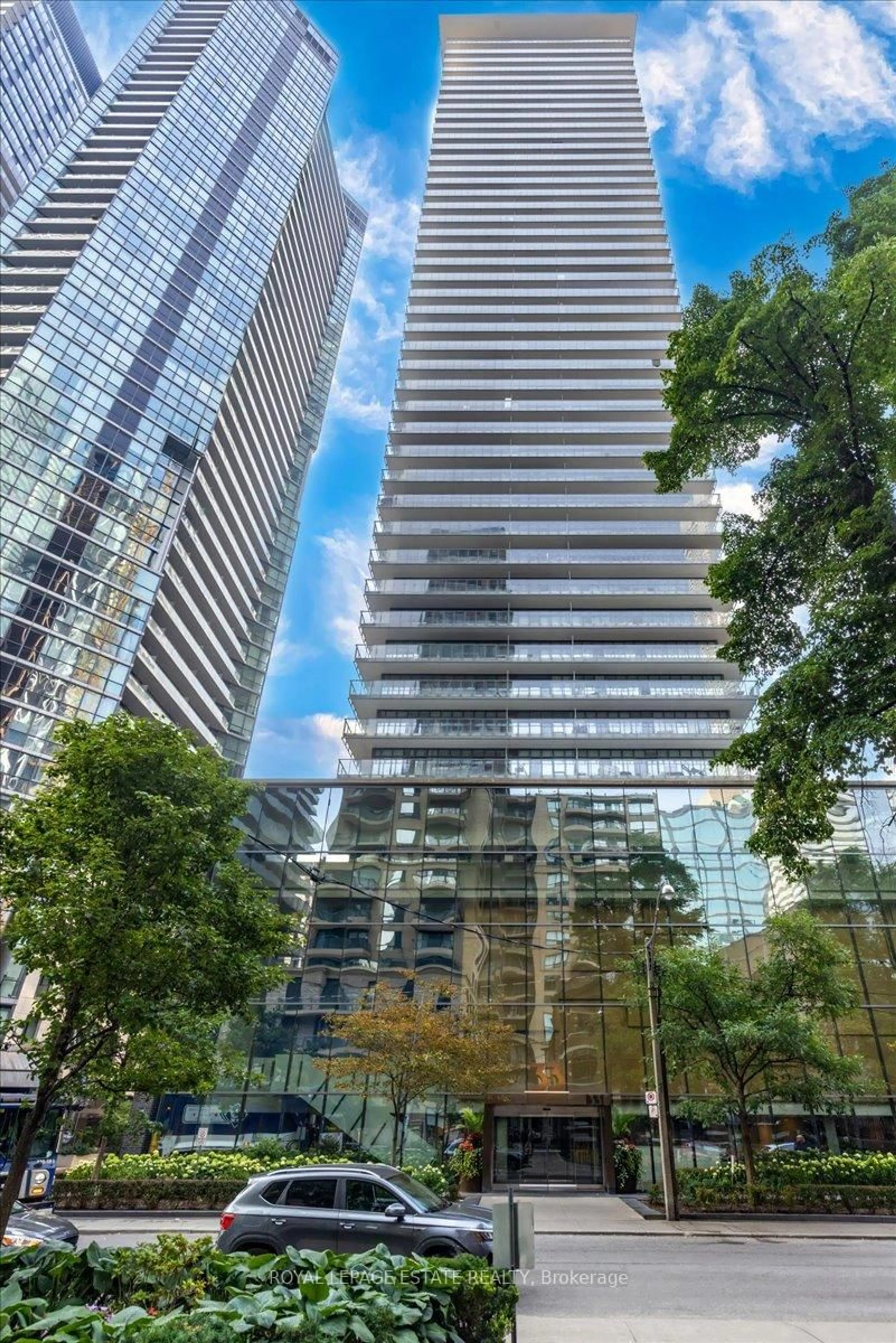A pic from outside/outdoor area/front of a property/back of a property/a pic from drone, city buildings view from balcony for 33 Charles St #811, Toronto Ontario M4Y 0A2