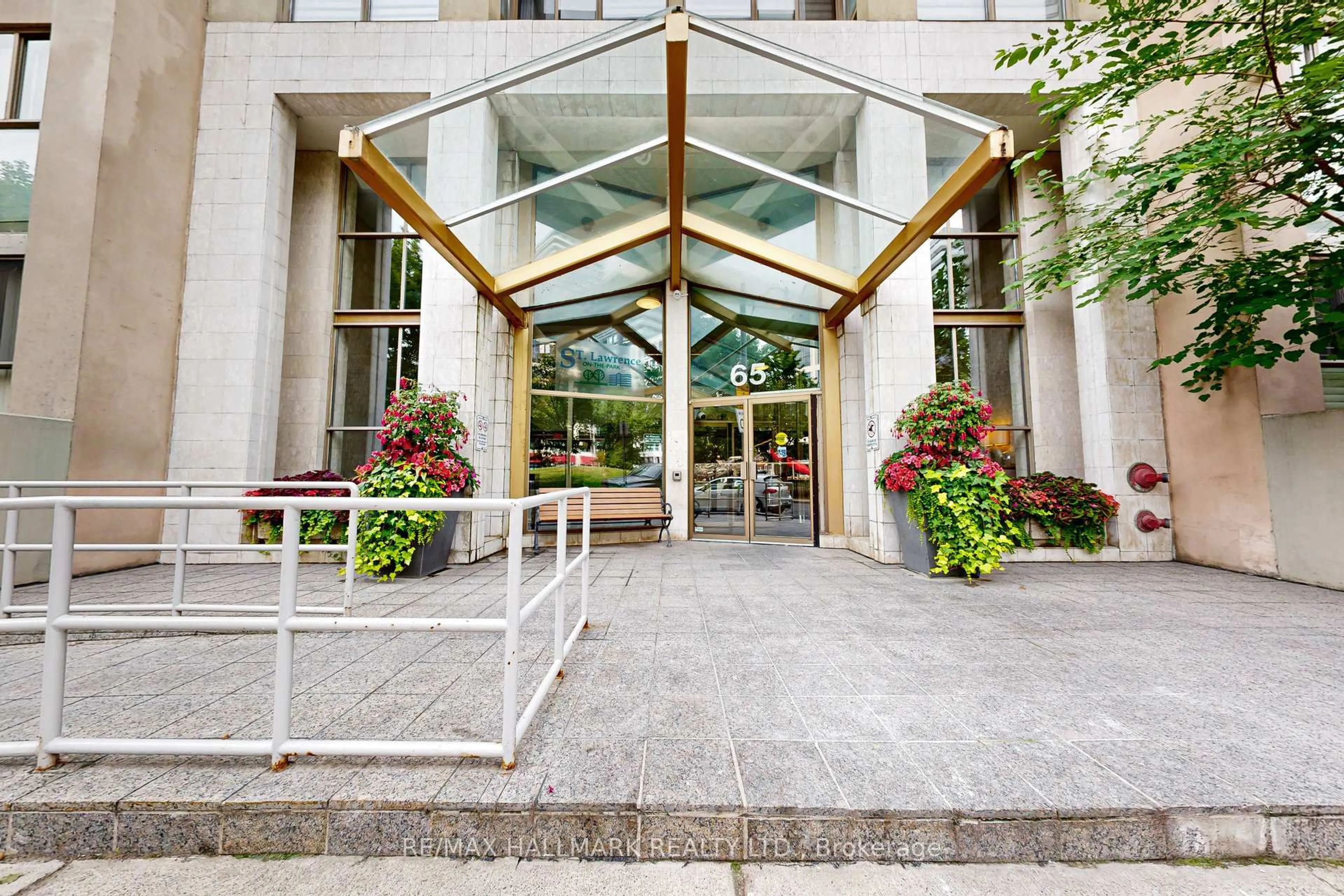 Lobby for 65 Scadding Ave #924, Toronto Ontario M5A 4L1