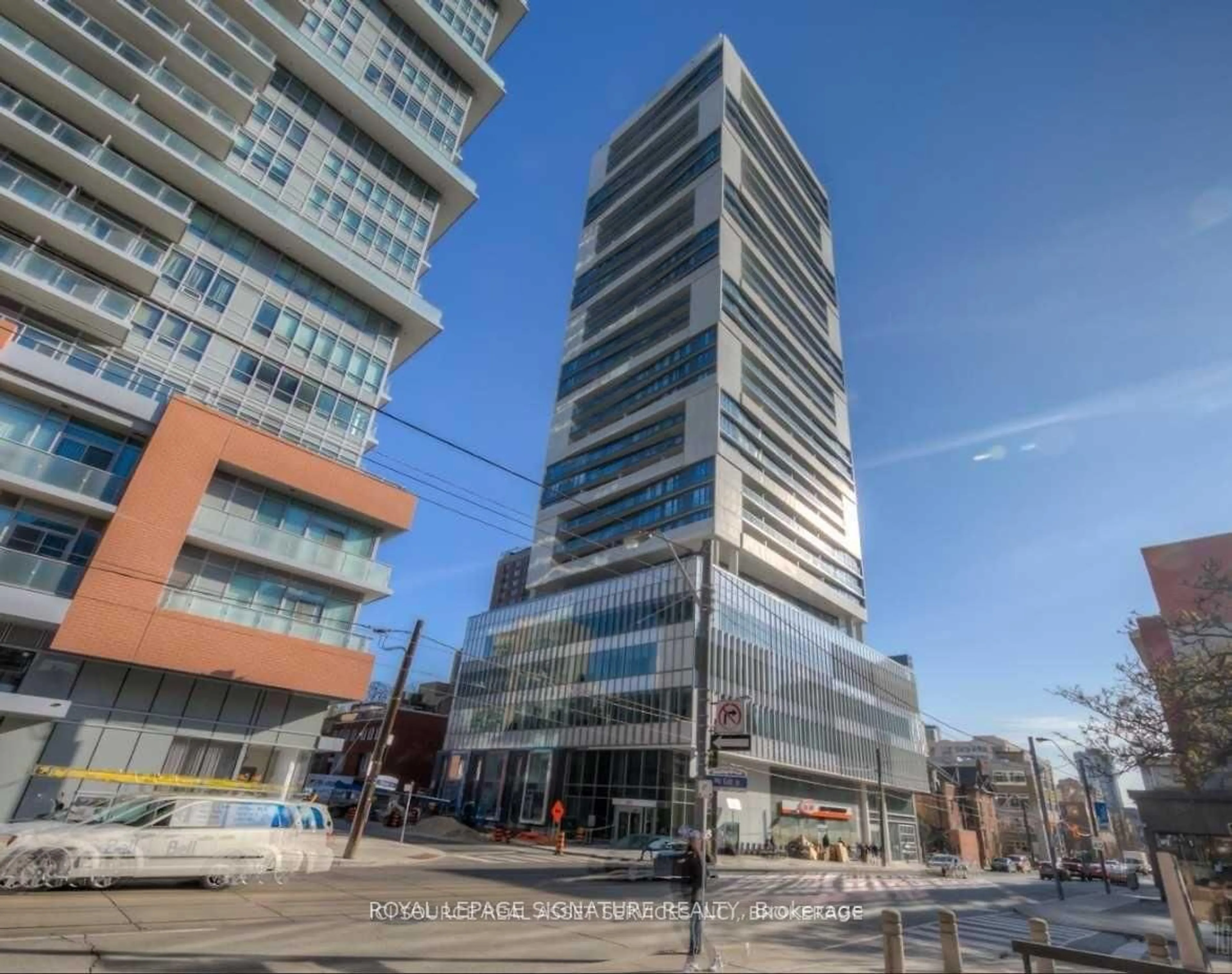 Blurry image for 89 McGill St #1411, Toronto Ontario M5B 1H5