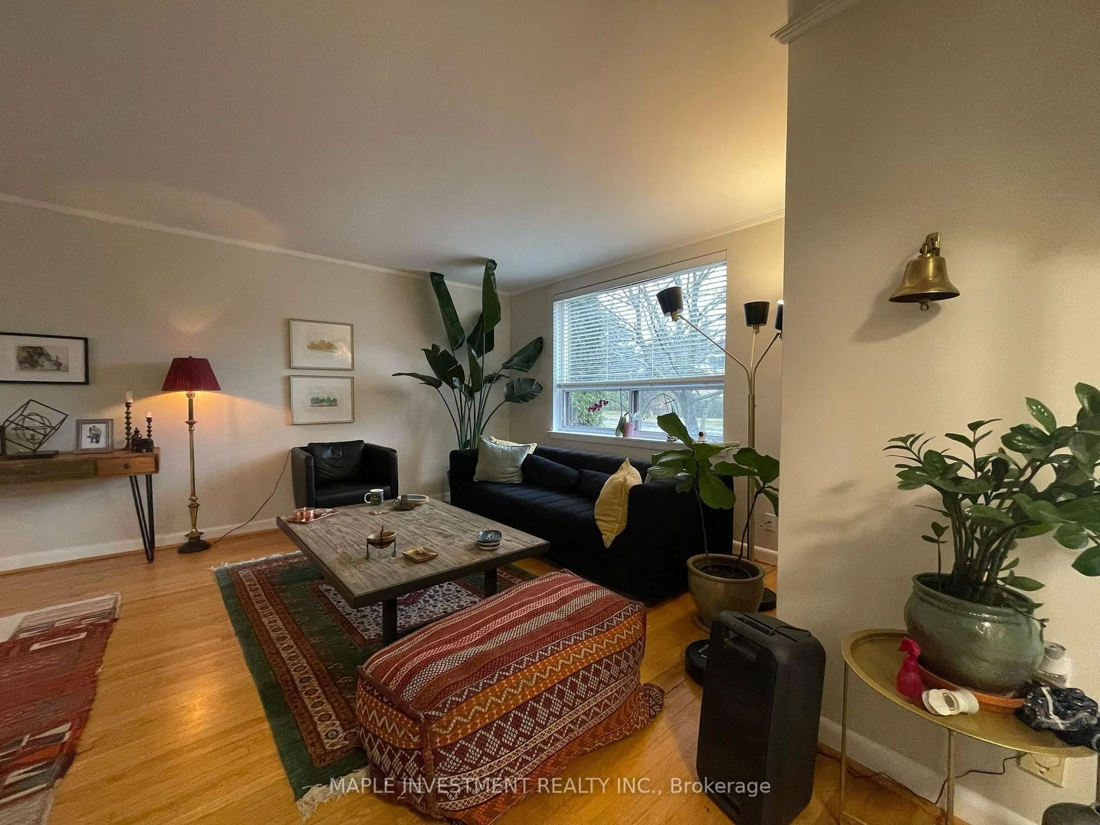 Living room with furniture, unknown for 70 Broadpath Rd, Toronto Ontario M3C 2B5