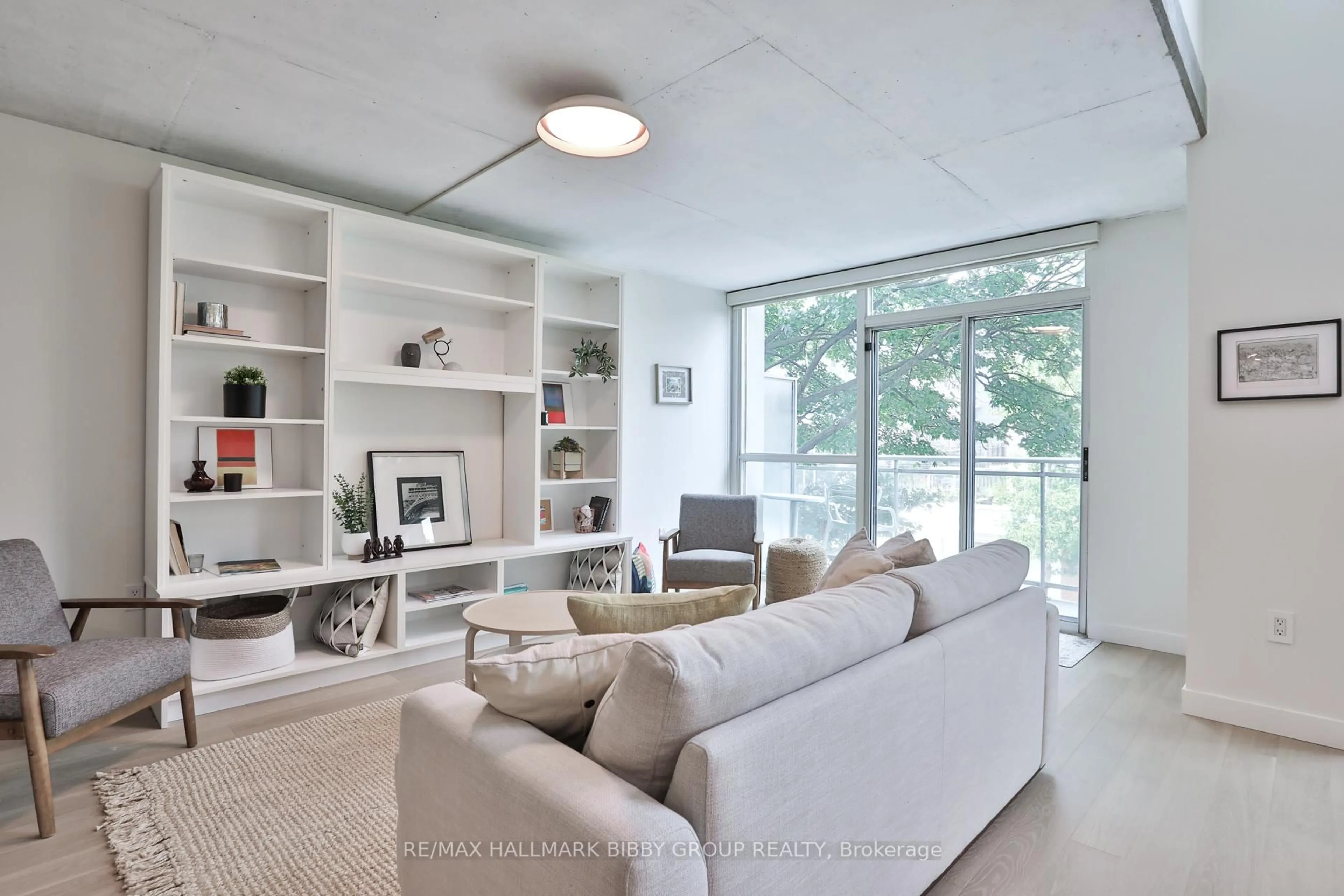 Living room with furniture, unknown for 954 King St #330, Toronto Ontario M6K 3L9
