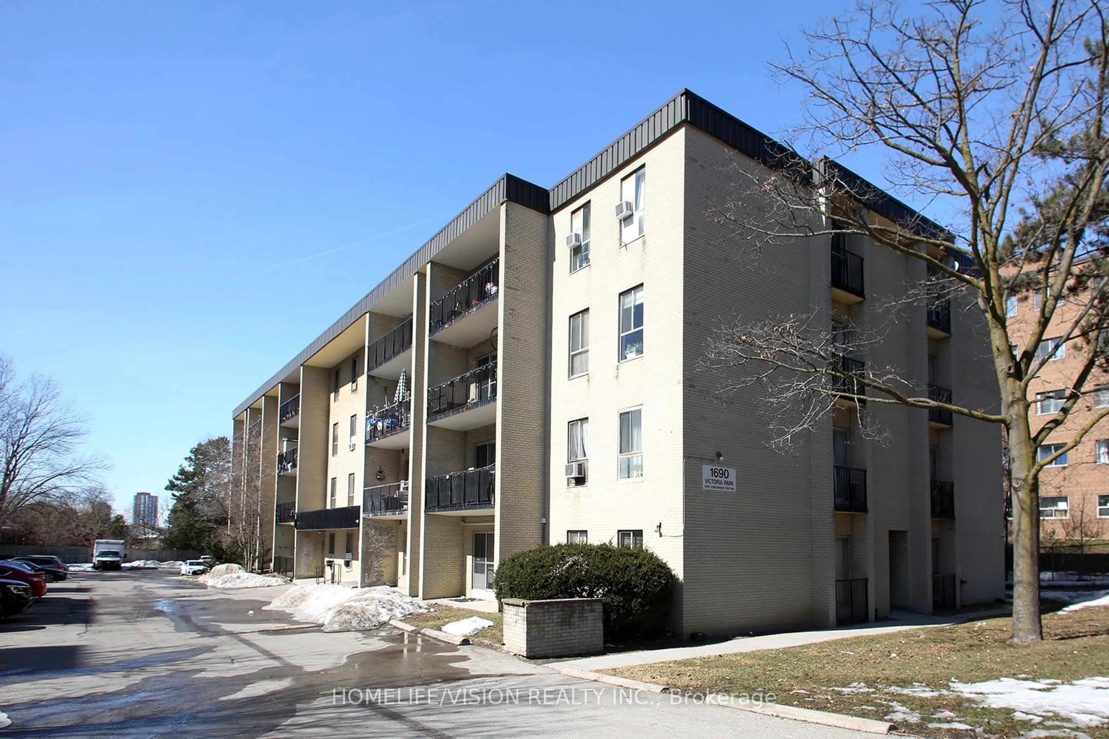 Patio, street for 1690 Victoria Park Ave #205, Toronto Ontario M1R 1R1