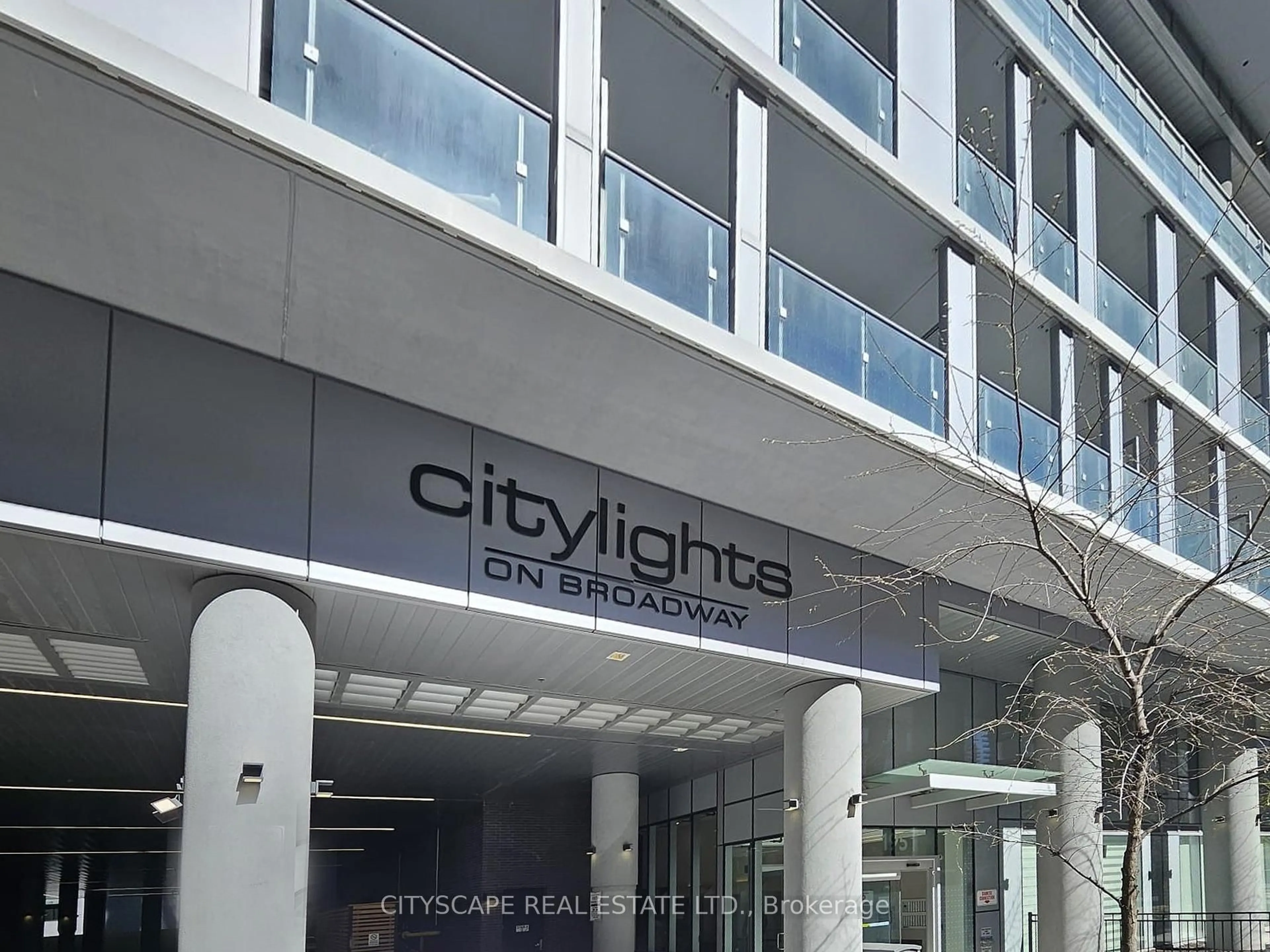 Indoor foyer for 195 Redpath Ave #3501, Toronto Ontario M4P 0E4