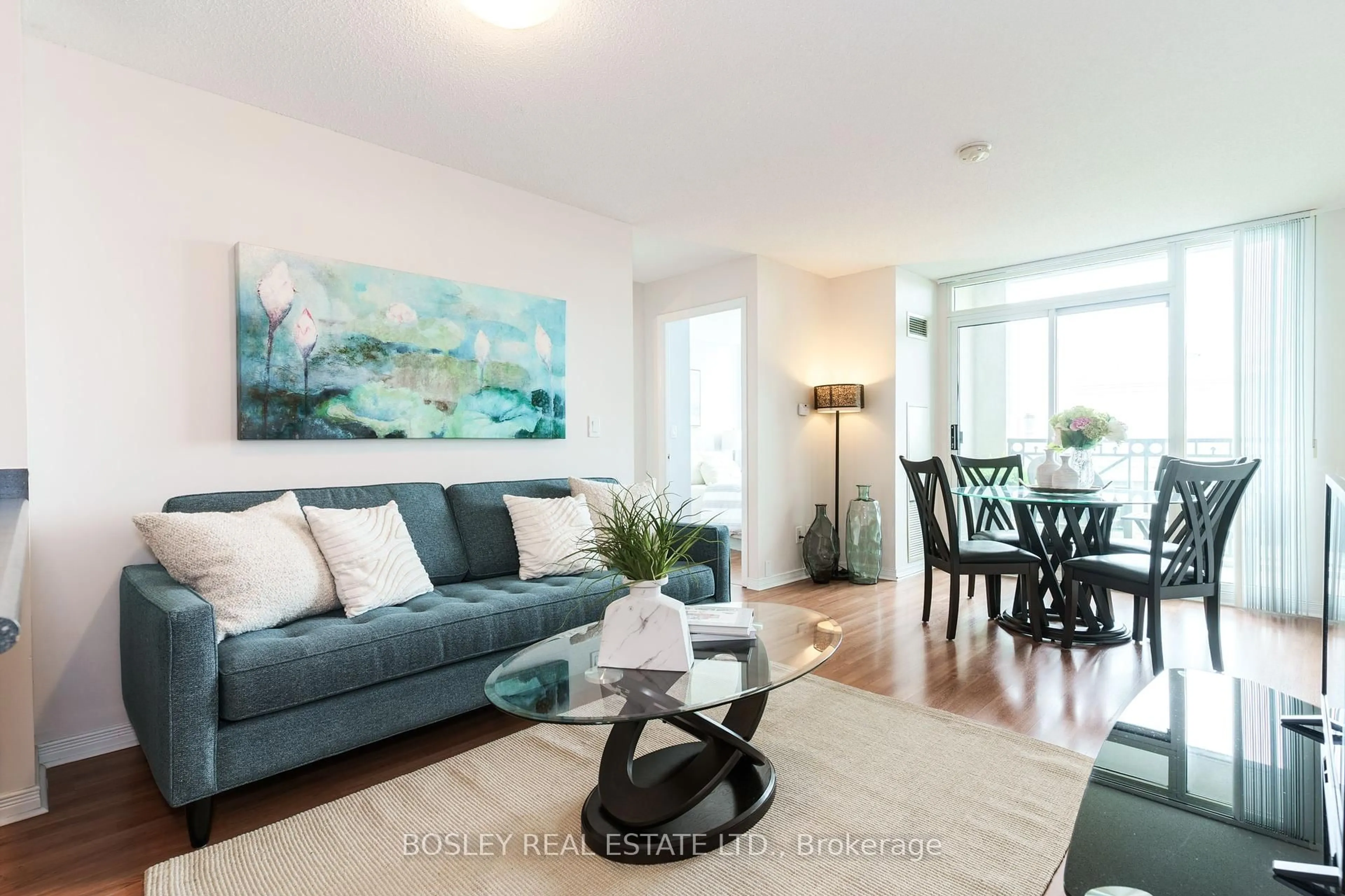 Living room with furniture, wood/laminate floor for 205 The Donway #715, Toronto Ontario M3B 3S5