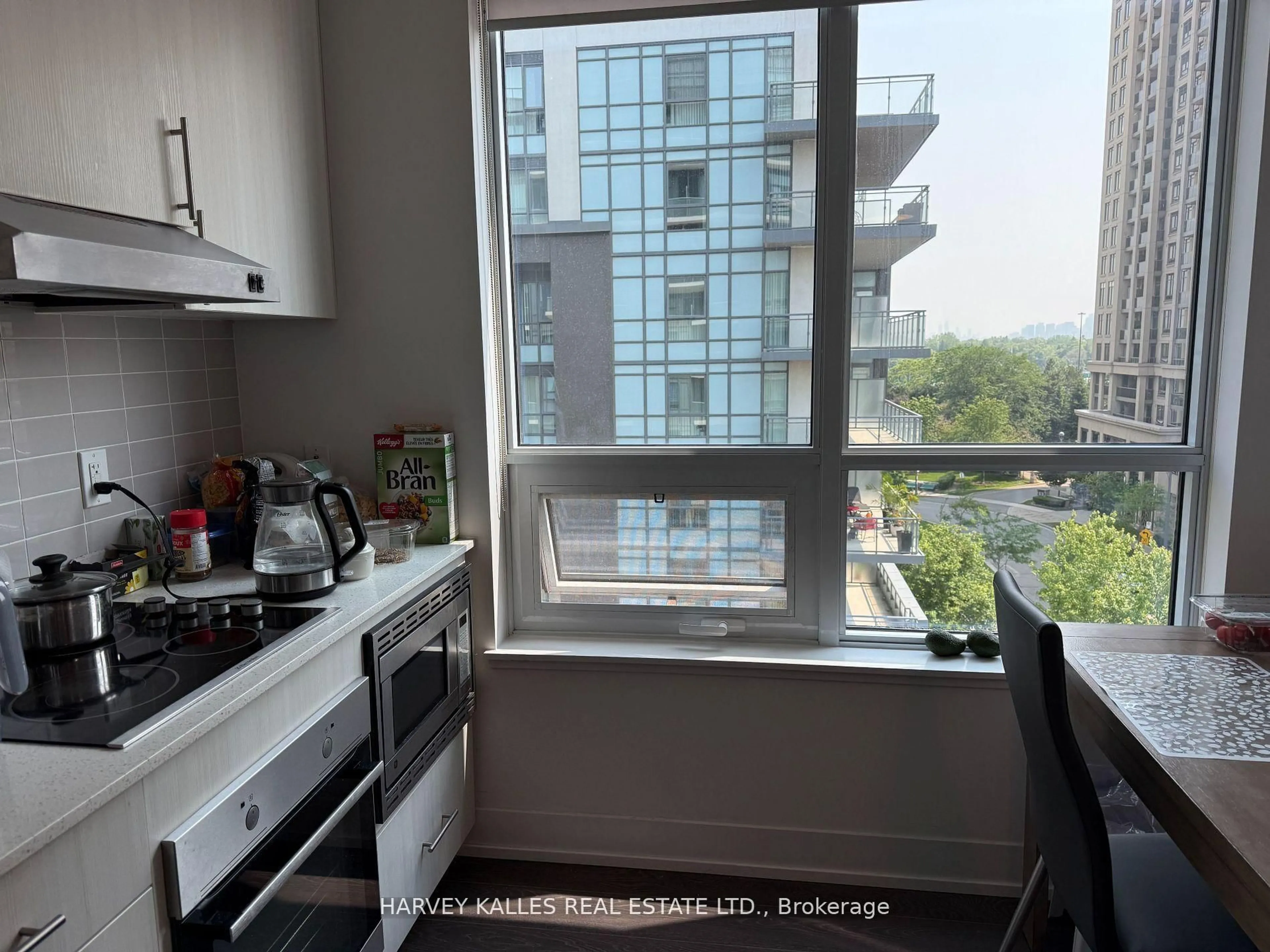 Standard kitchen, unknown for 7 Kenaston Gdns #509, Toronto Ontario M2K 1G7