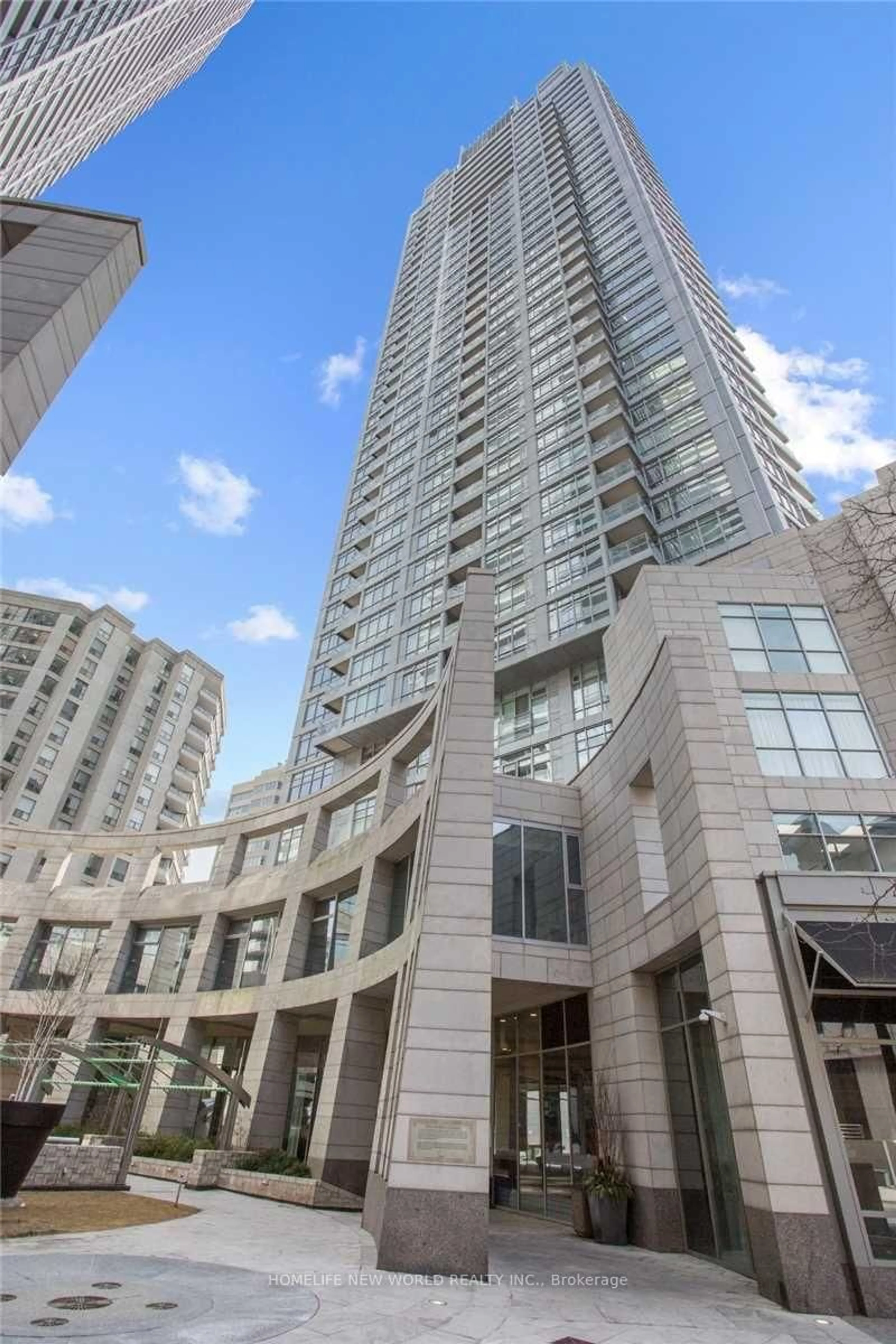 Indoor foyer for 2181 Yonge St #2105, Toronto Ontario M4S 3H7