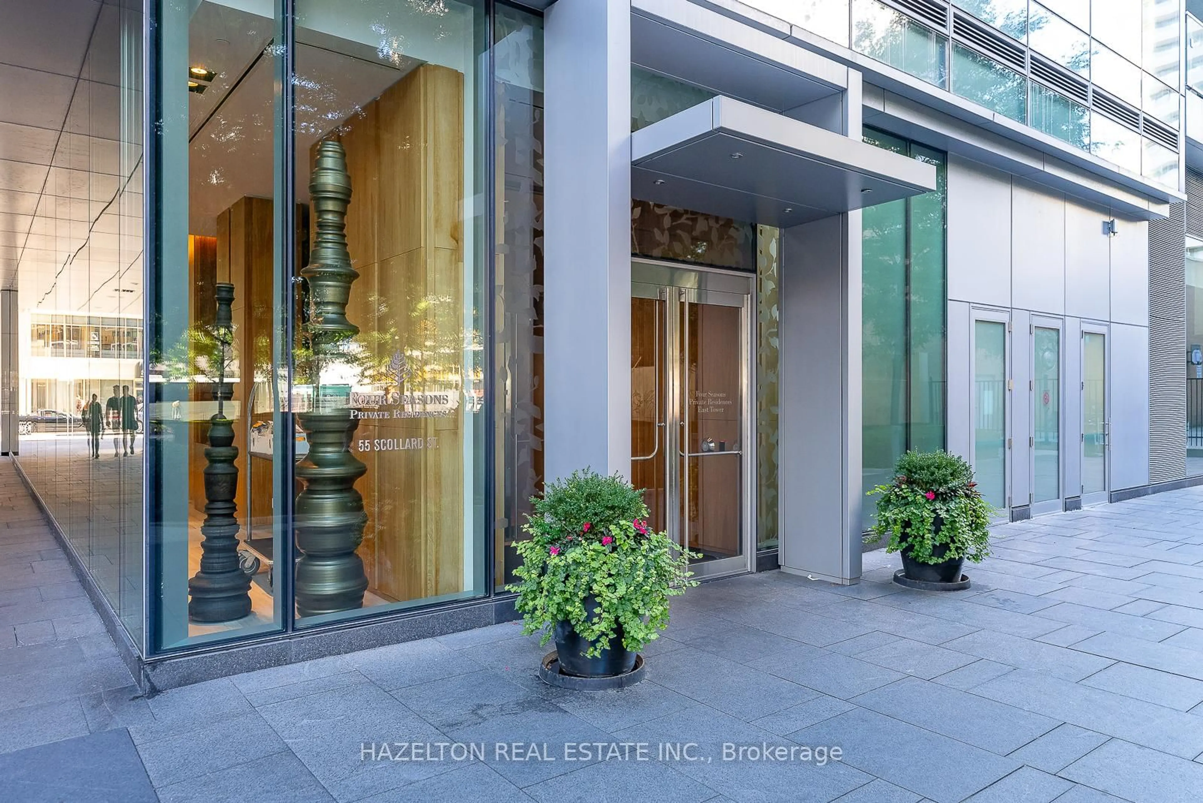 Indoor foyer for 55 Scollard St #1003, Toronto Ontario M5R 0A1