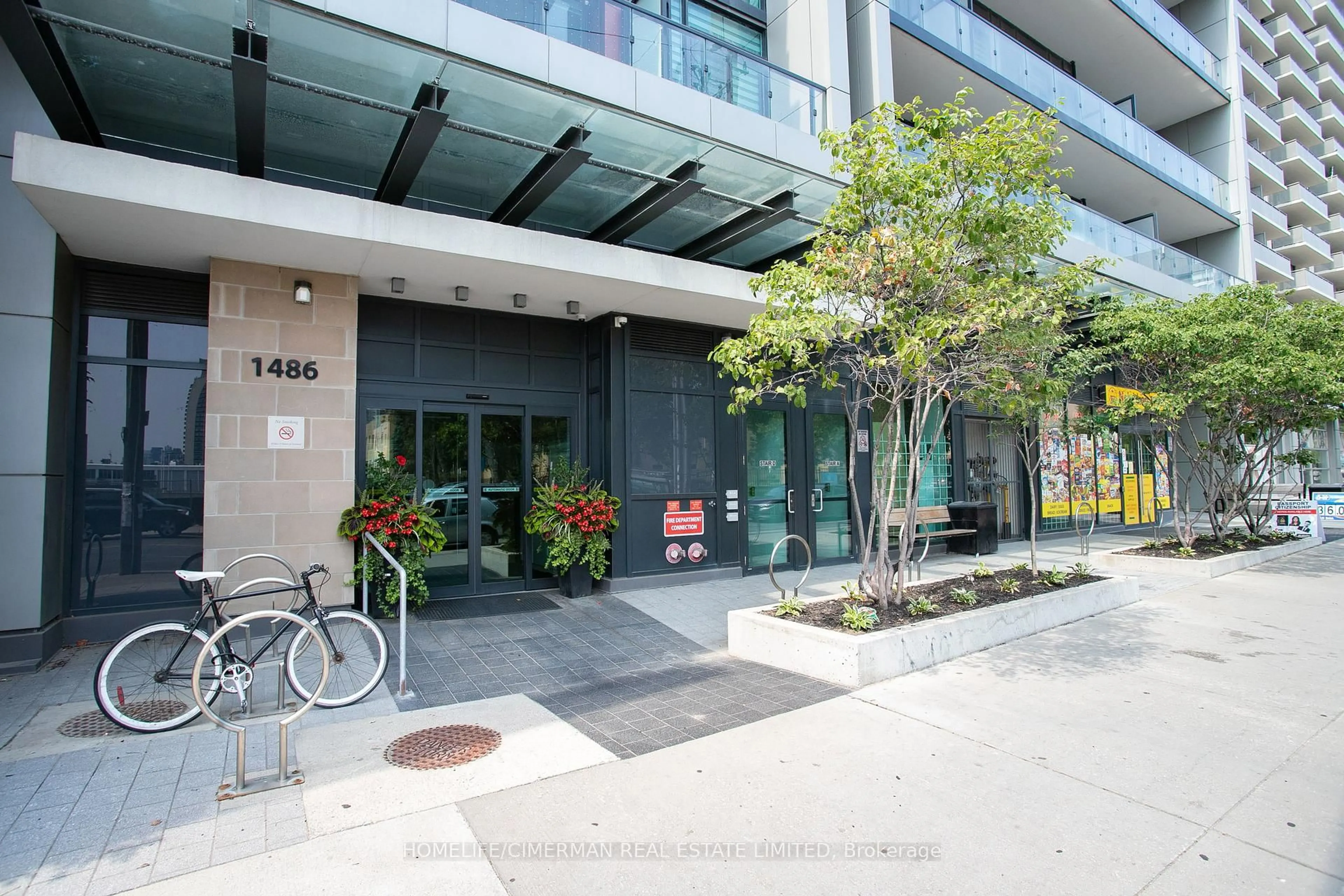 Indoor foyer for 1486 Bathurst St #1604, Toronto Ontario M5P 3G9