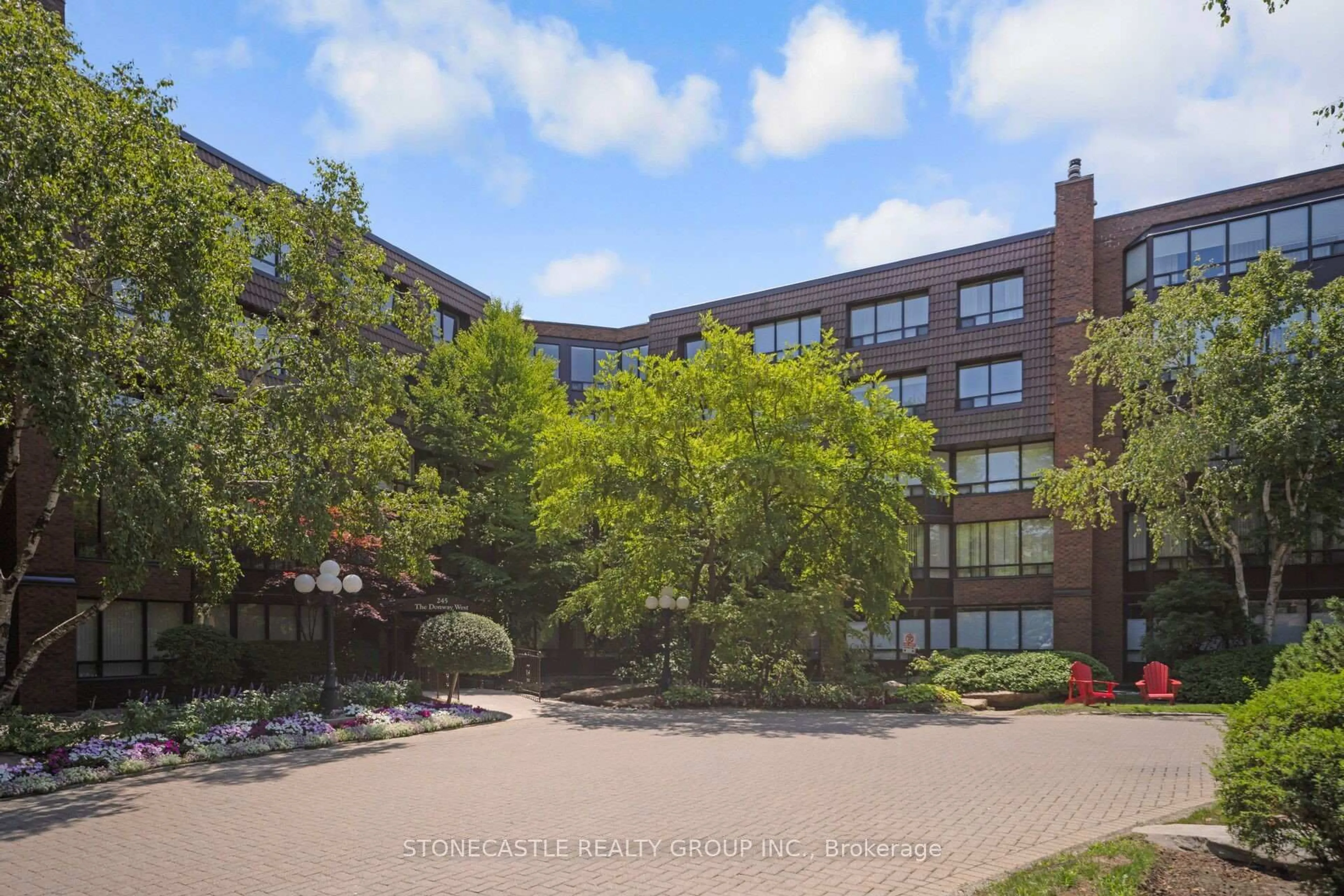 Patio, building for 245 The Donway #113, Toronto Ontario M3B 3M2