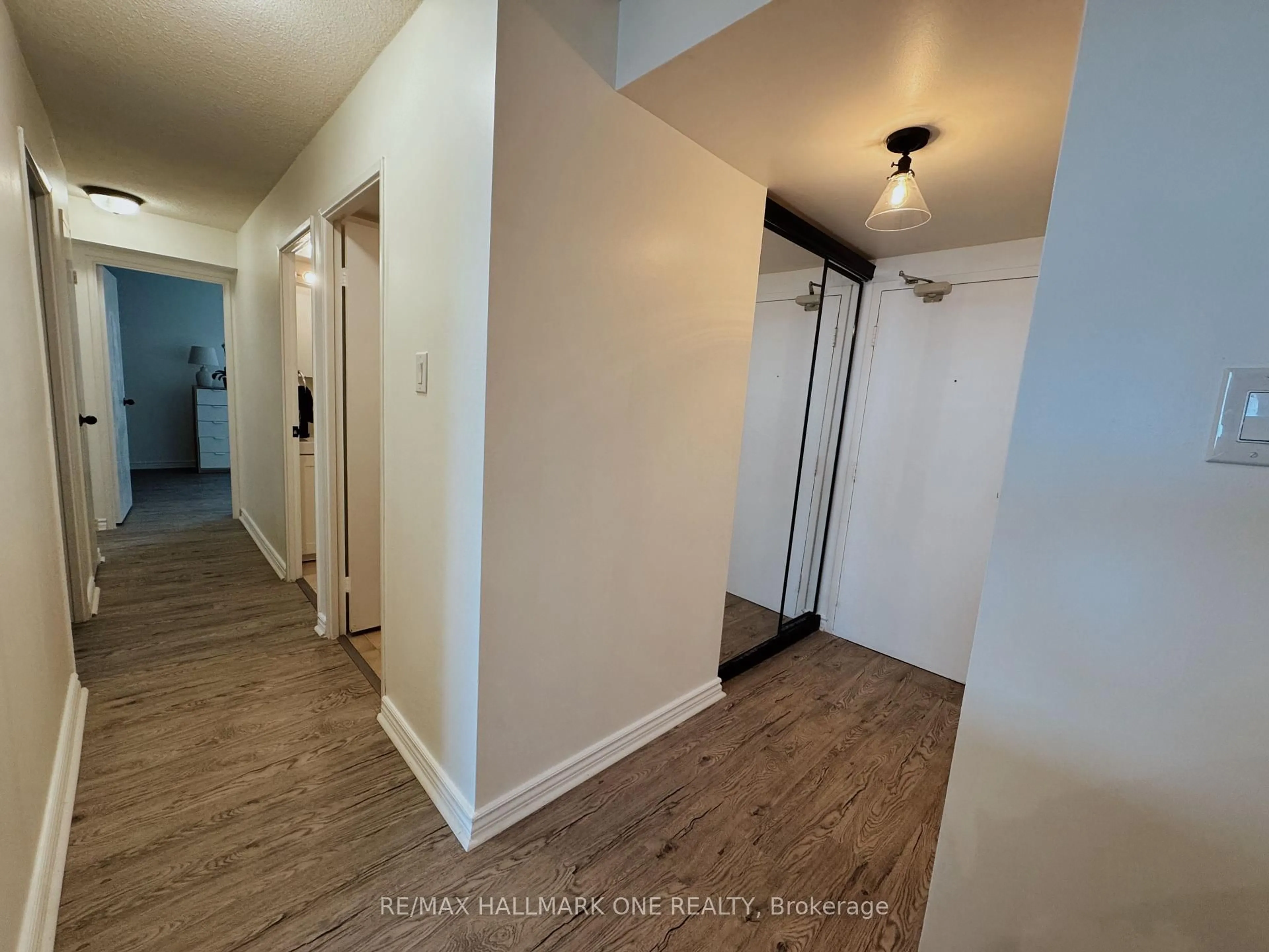 Unknown for 45 Sunrise Ave #904, Toronto Ontario M4A 2S3