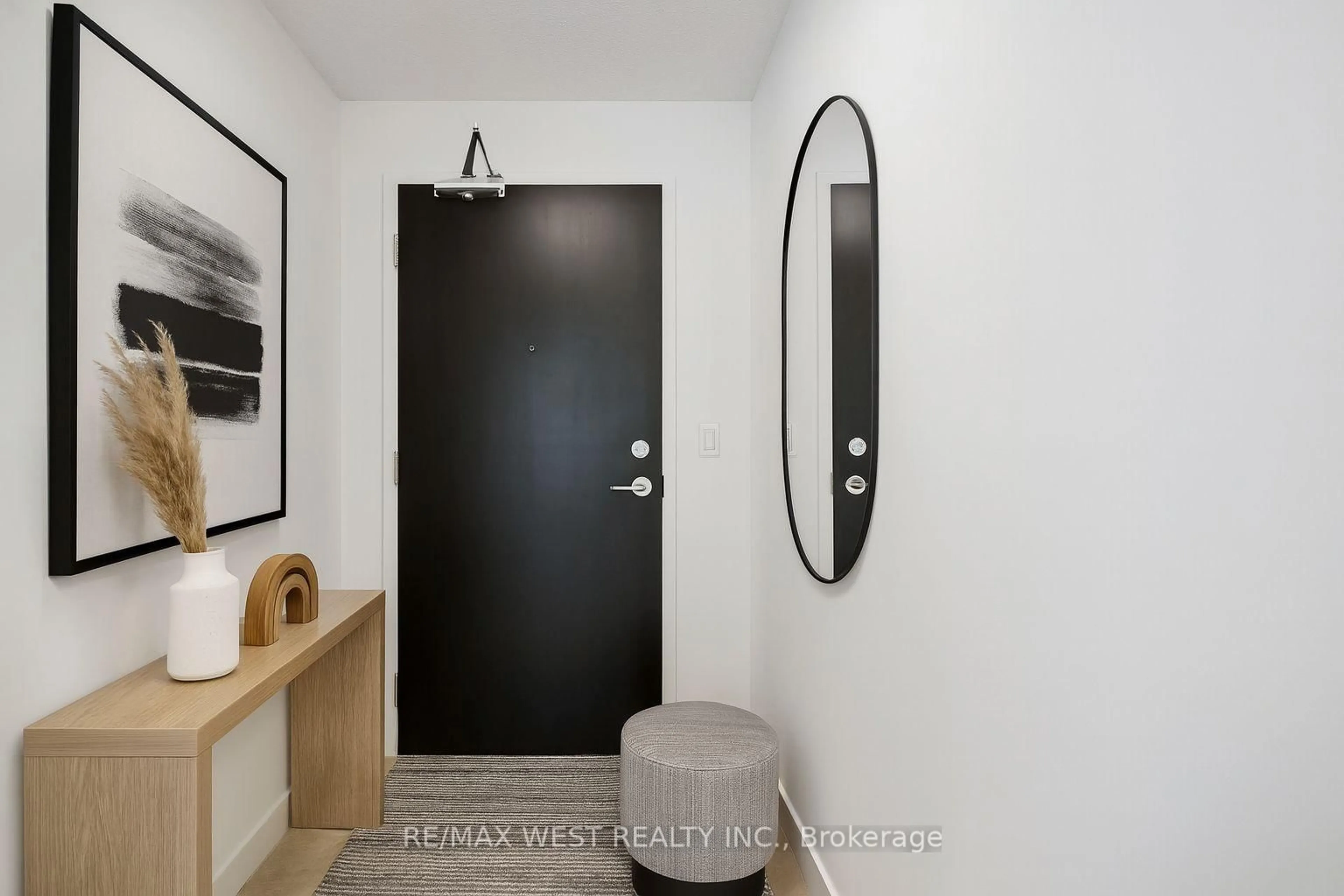 Indoor entryway for 18 Yonge St #710, Toronto Ontario M5M 3G5