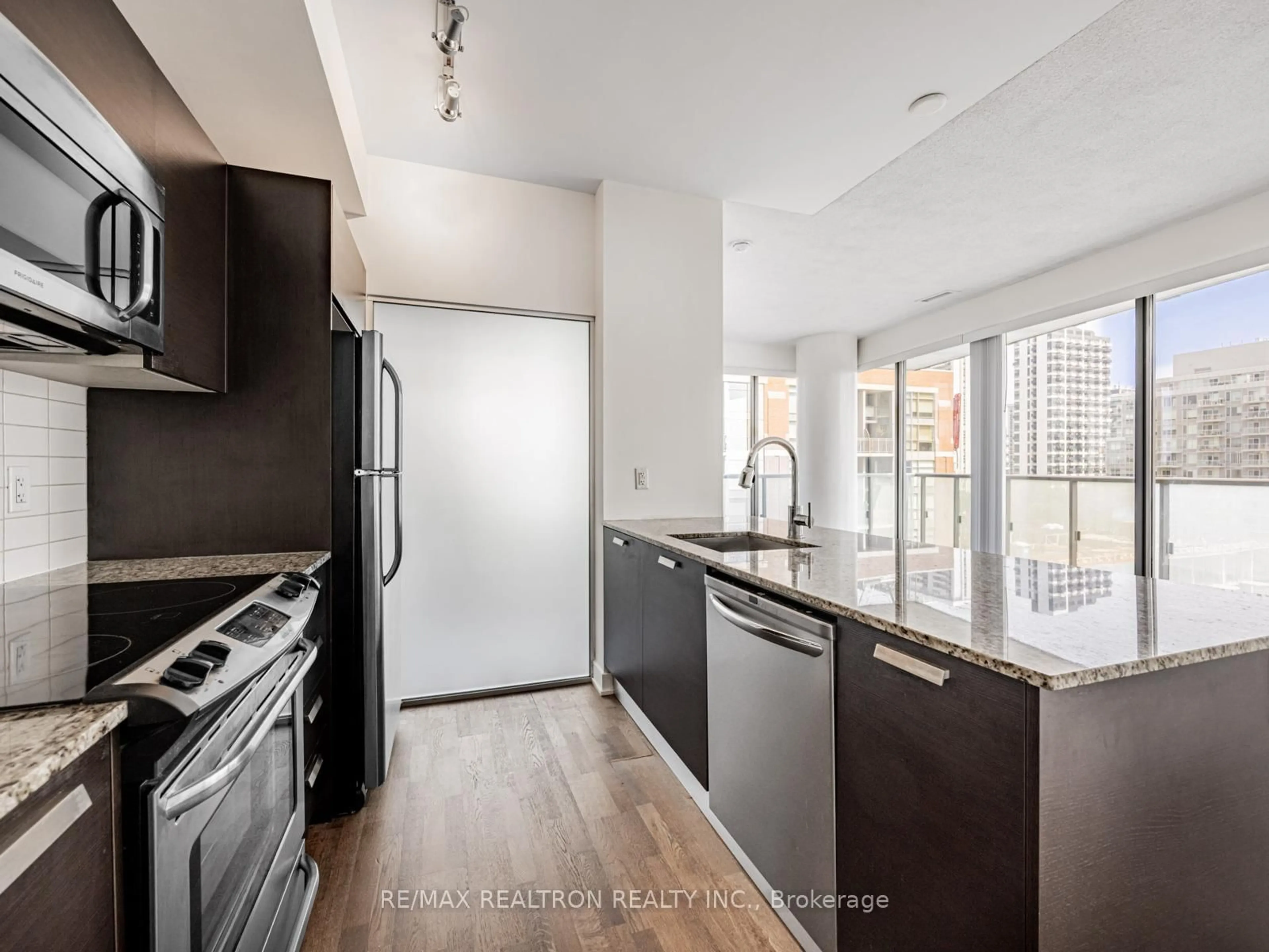 Open concept kitchen, unknown for 1815 Yonge St #1006, Toronto Ontario M4T 2A4