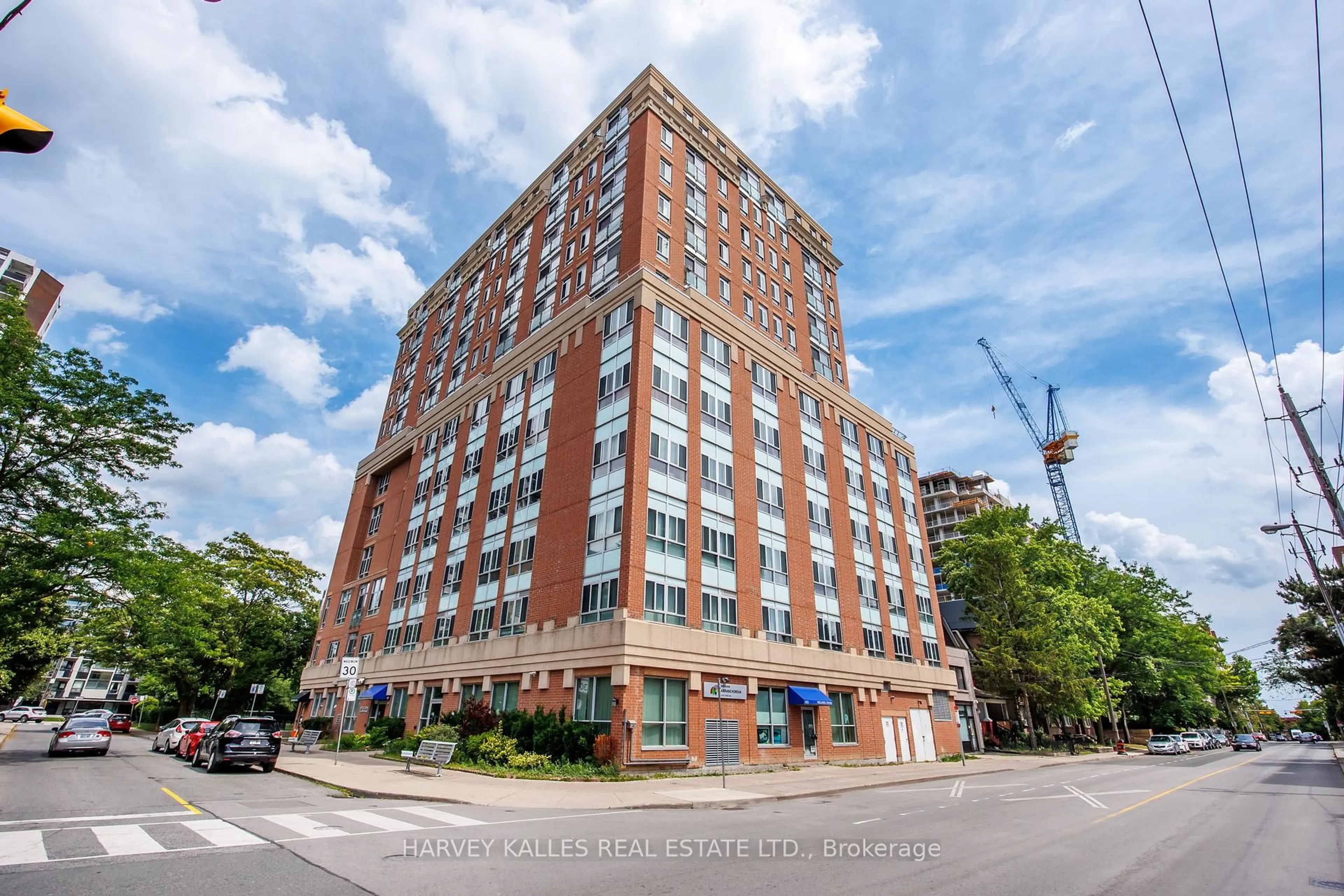 Unknown for 15 Maplewood Ave #212, Toronto Ontario M6C 4B4