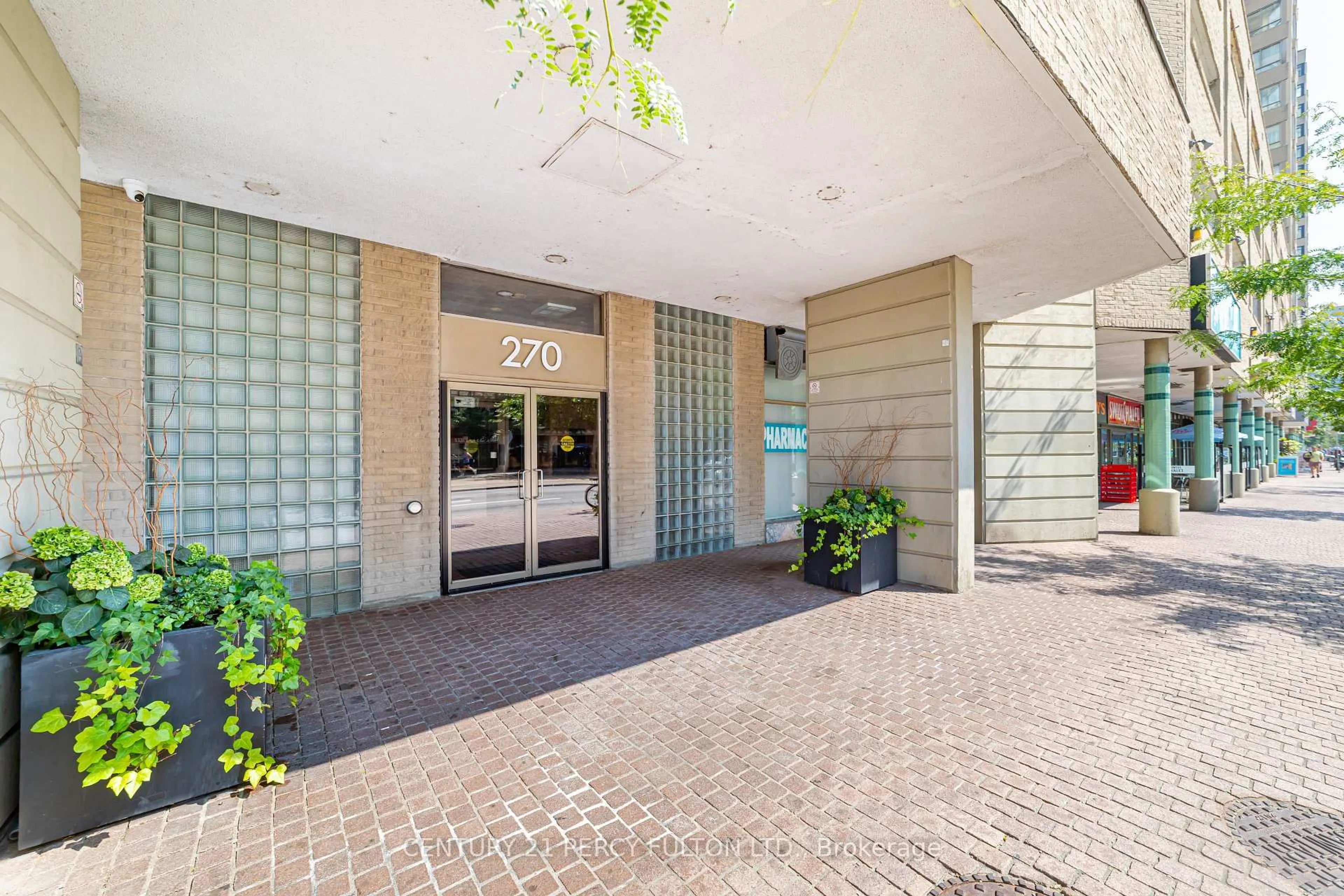 Indoor foyer for 270 Queens Quay #1407, Toronto Ontario M5J 2N4