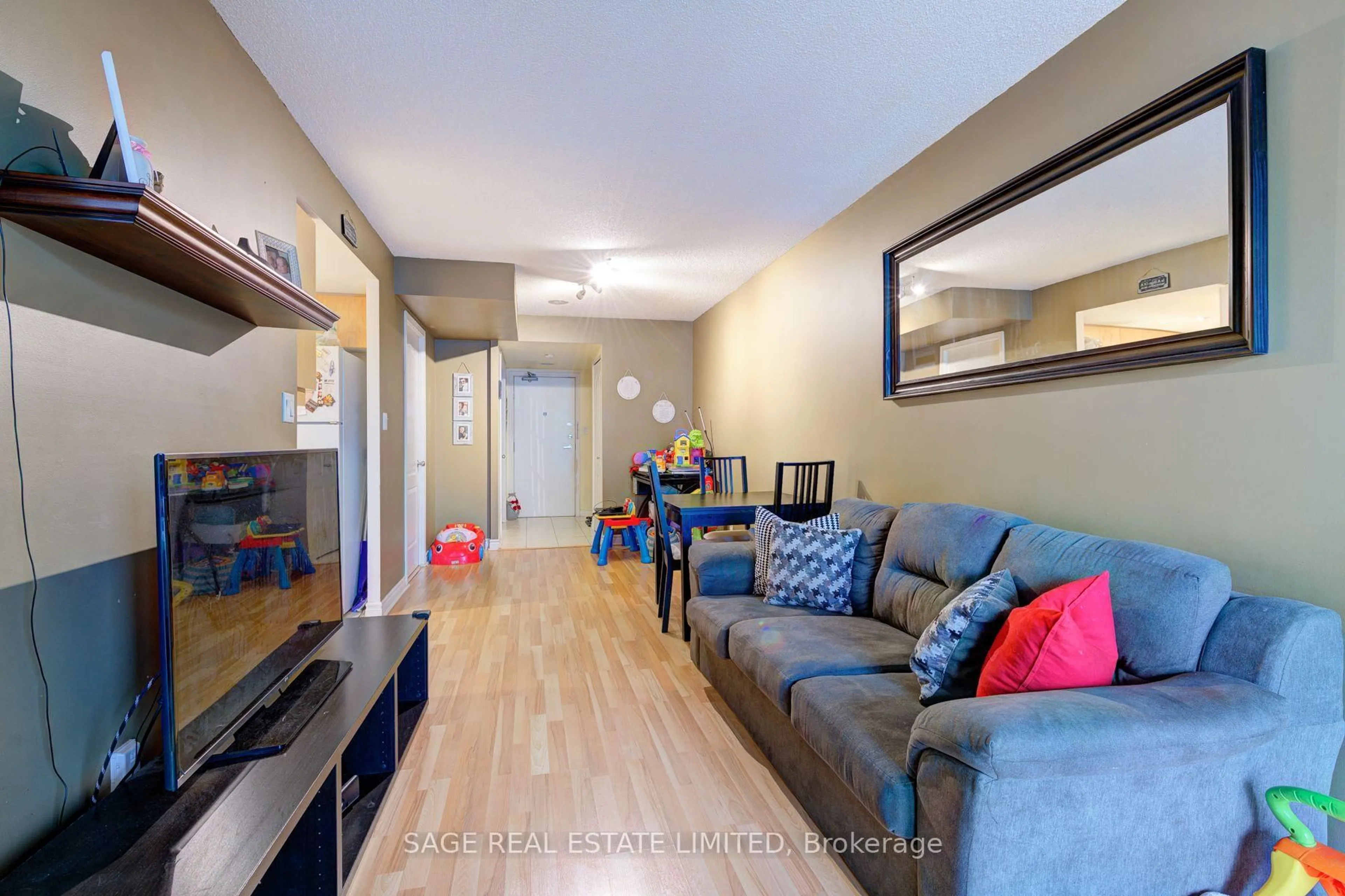 Living room with furniture, unknown for 3 Rean Dr #2512, Toronto Ontario M2K 3C2