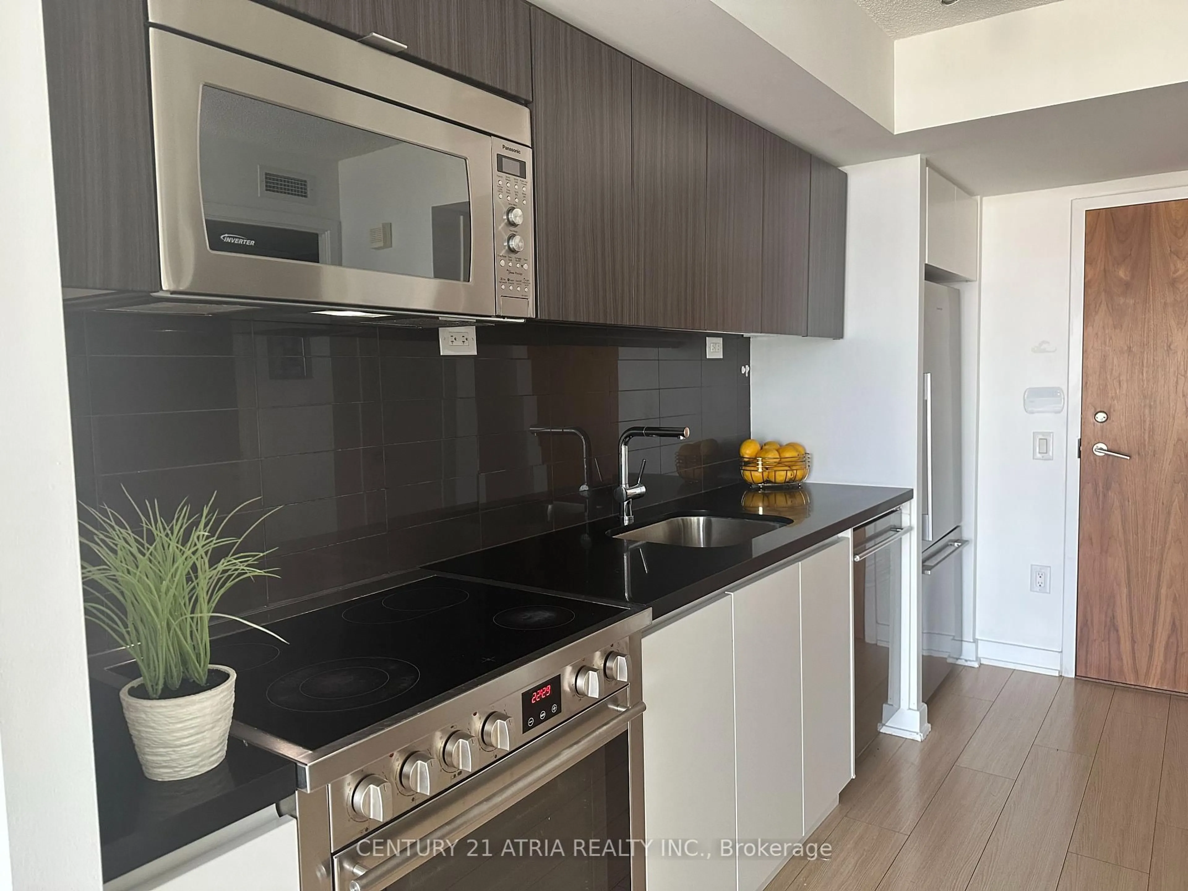Standard kitchen, unknown for 85 Queens Wharf Rd #2310, Toronto Ontario M5V 0J9