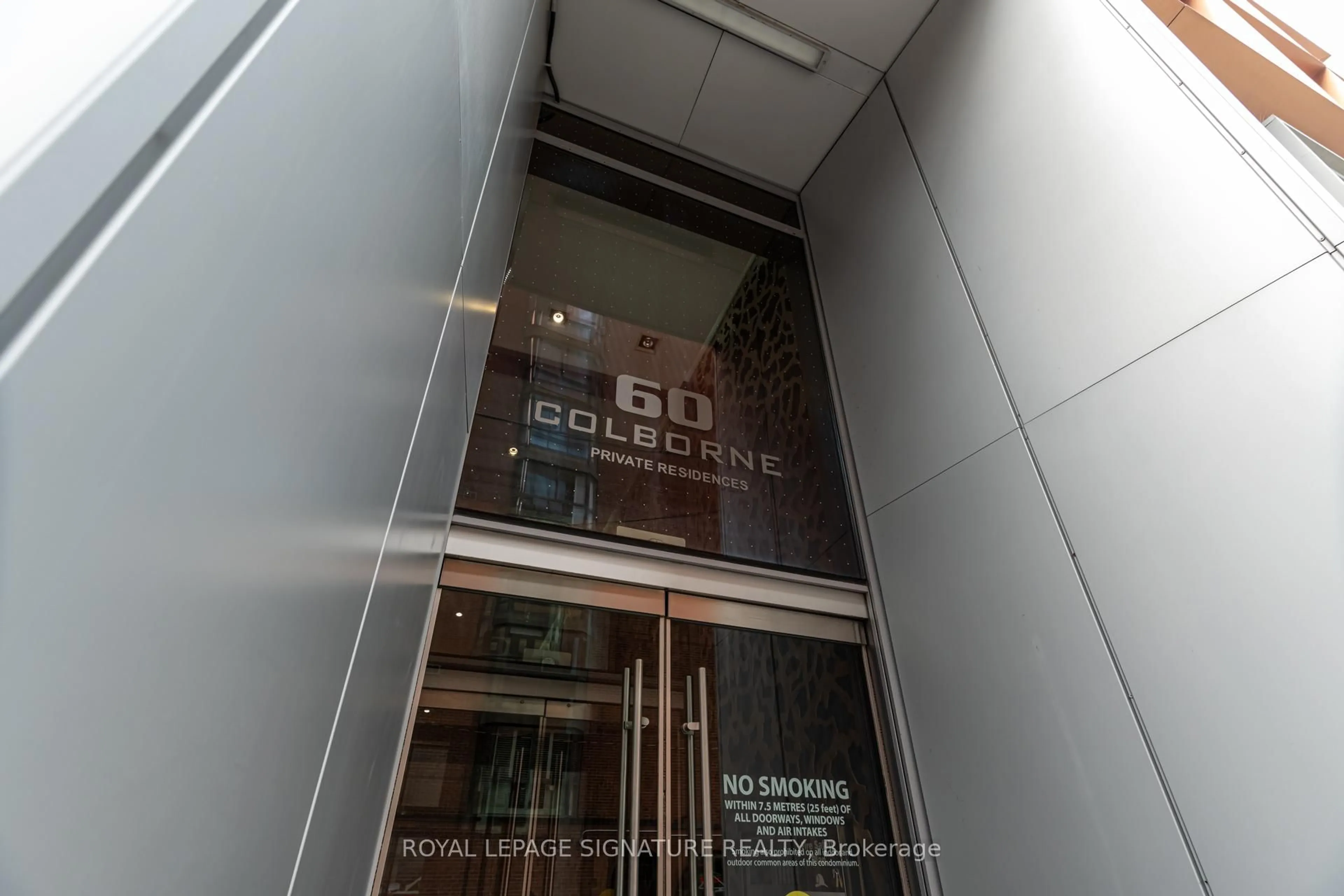 Indoor foyer for 60 Colborne St #1107, Toronto Ontario N0B 1S0