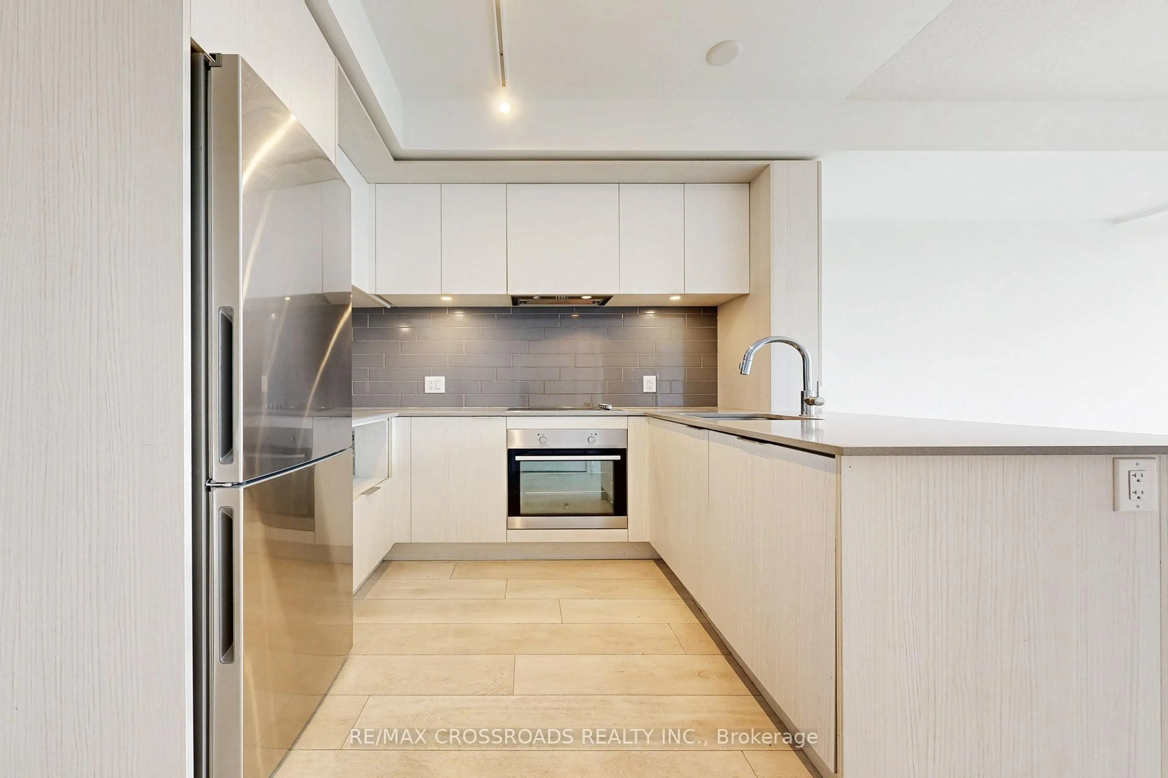 Standard kitchen, unknown for 225 Sumach St #808, Toronto Ontario M5A 3K3