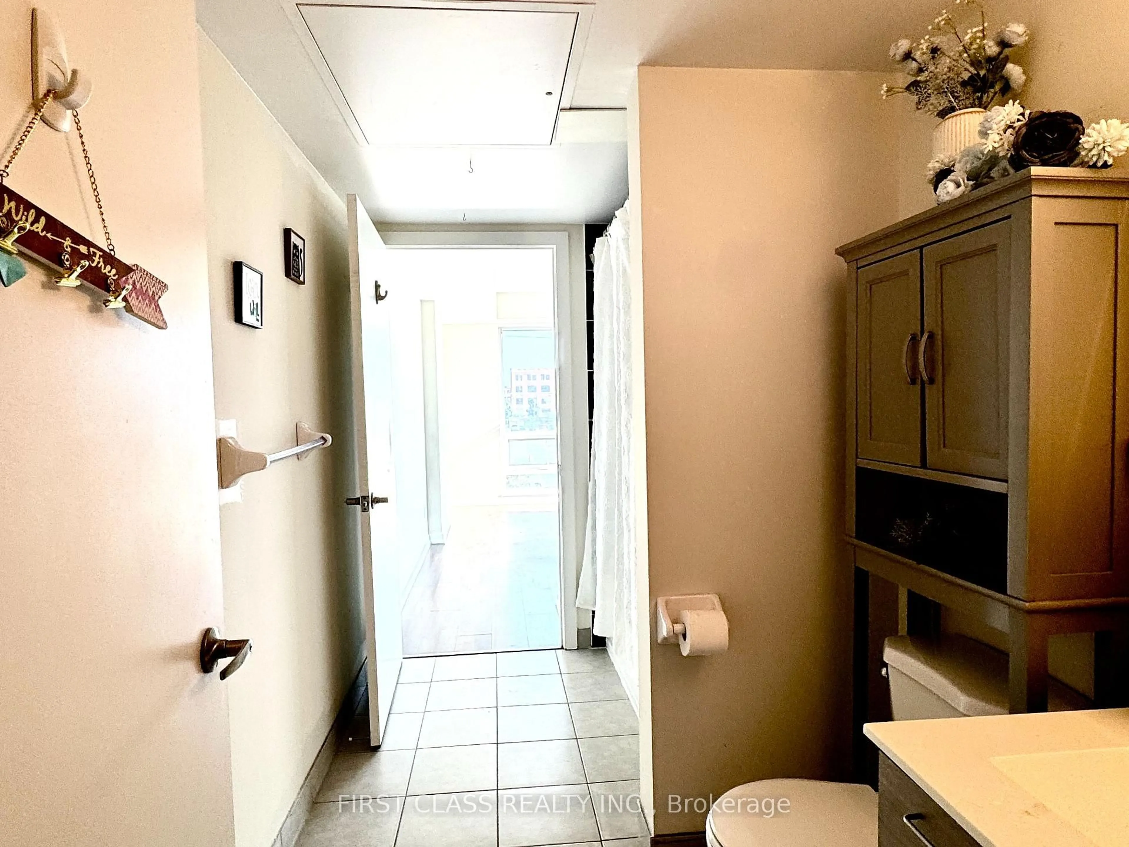 A pic of a room for 20 Joe Shuster Way #313, Toronto Ontario M6K 0A3