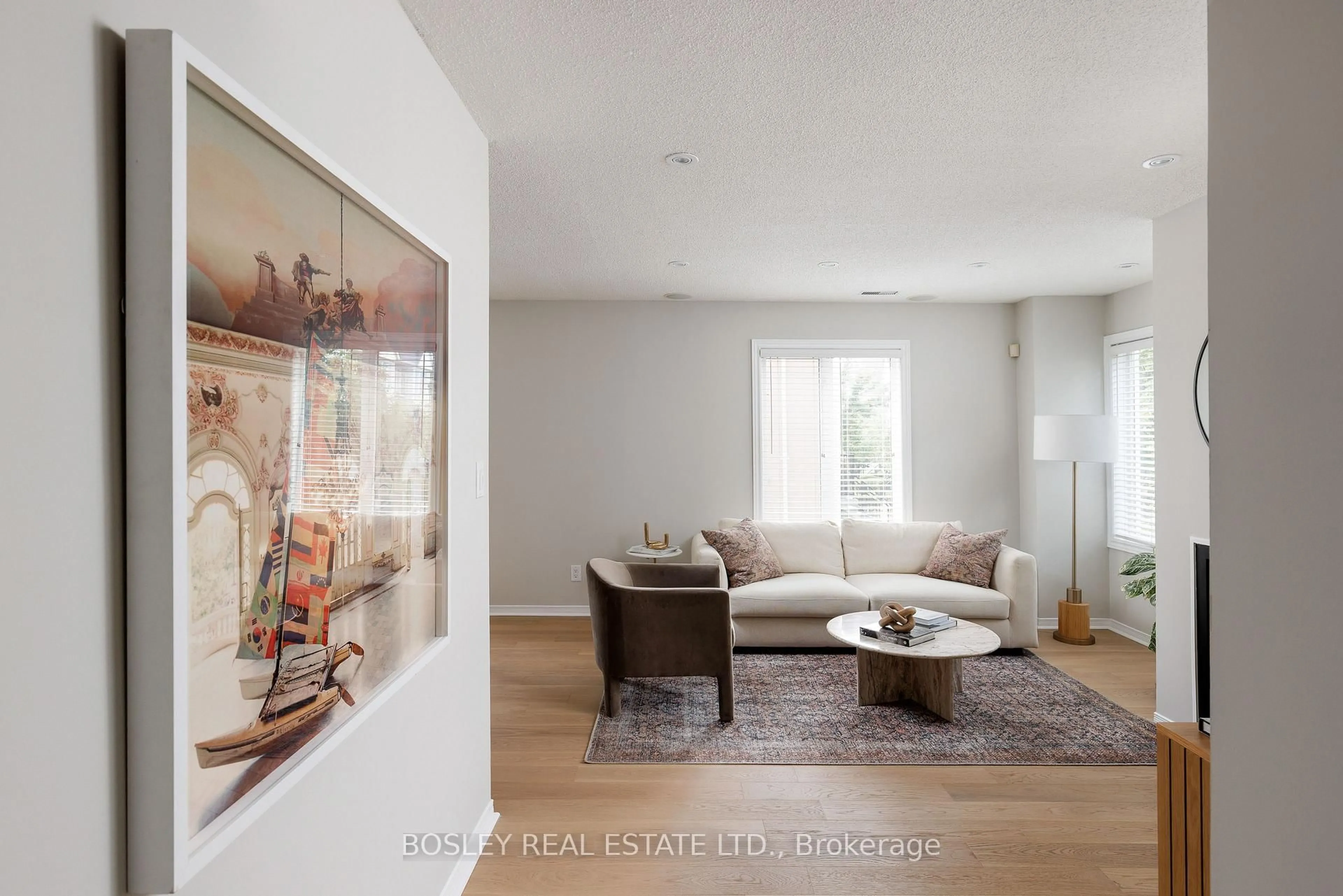 Living room with furniture, wood/laminate floor for 208 Niagara St #58, Toronto Ontario M6J 3W5
