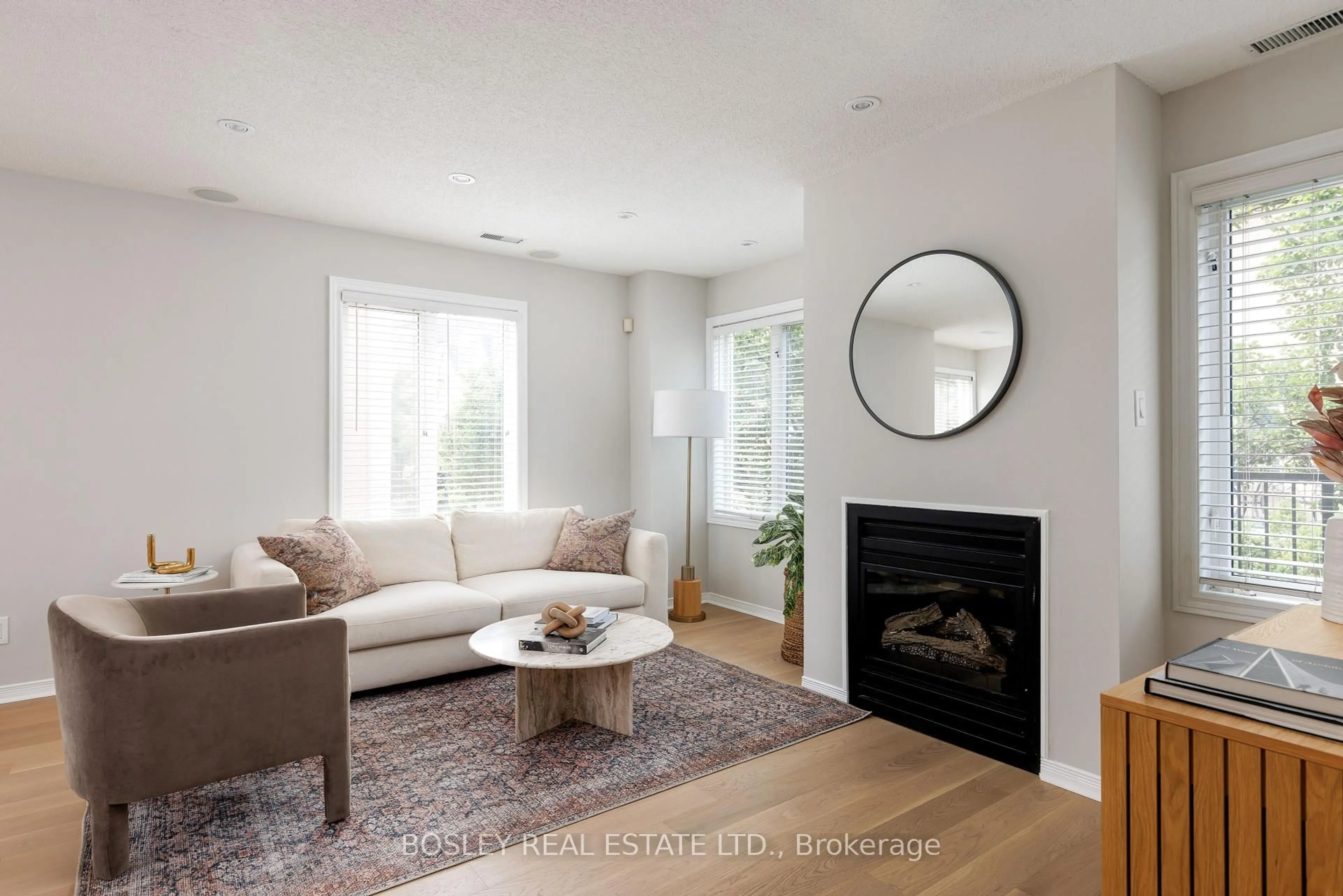 Living room with furniture, unknown for 208 Niagara St #58, Toronto Ontario M6J 3W5