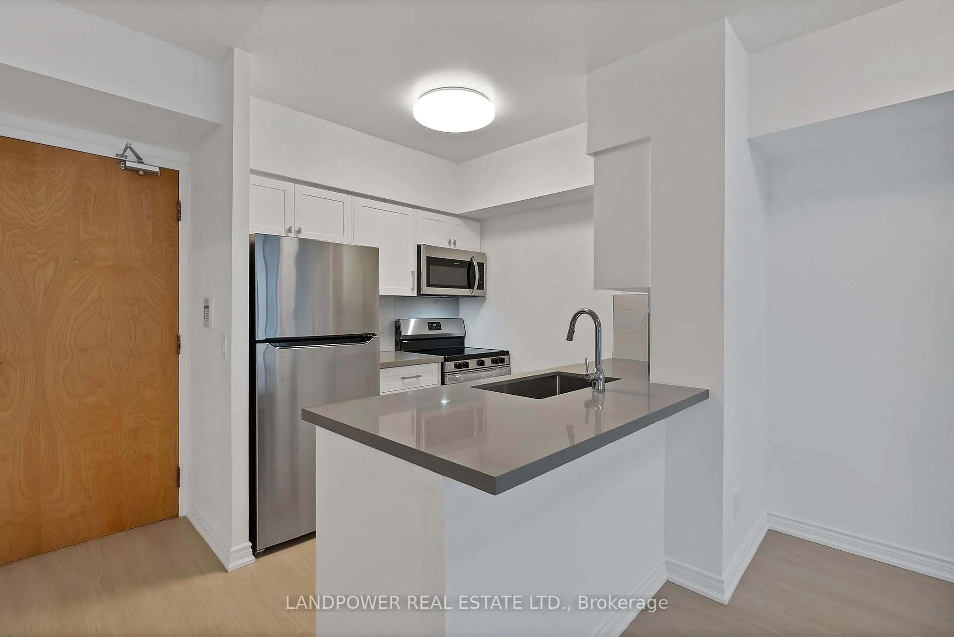 Standard kitchen, unknown for 4968 Yonge St #2812, Toronto Ontario M2N 5N7