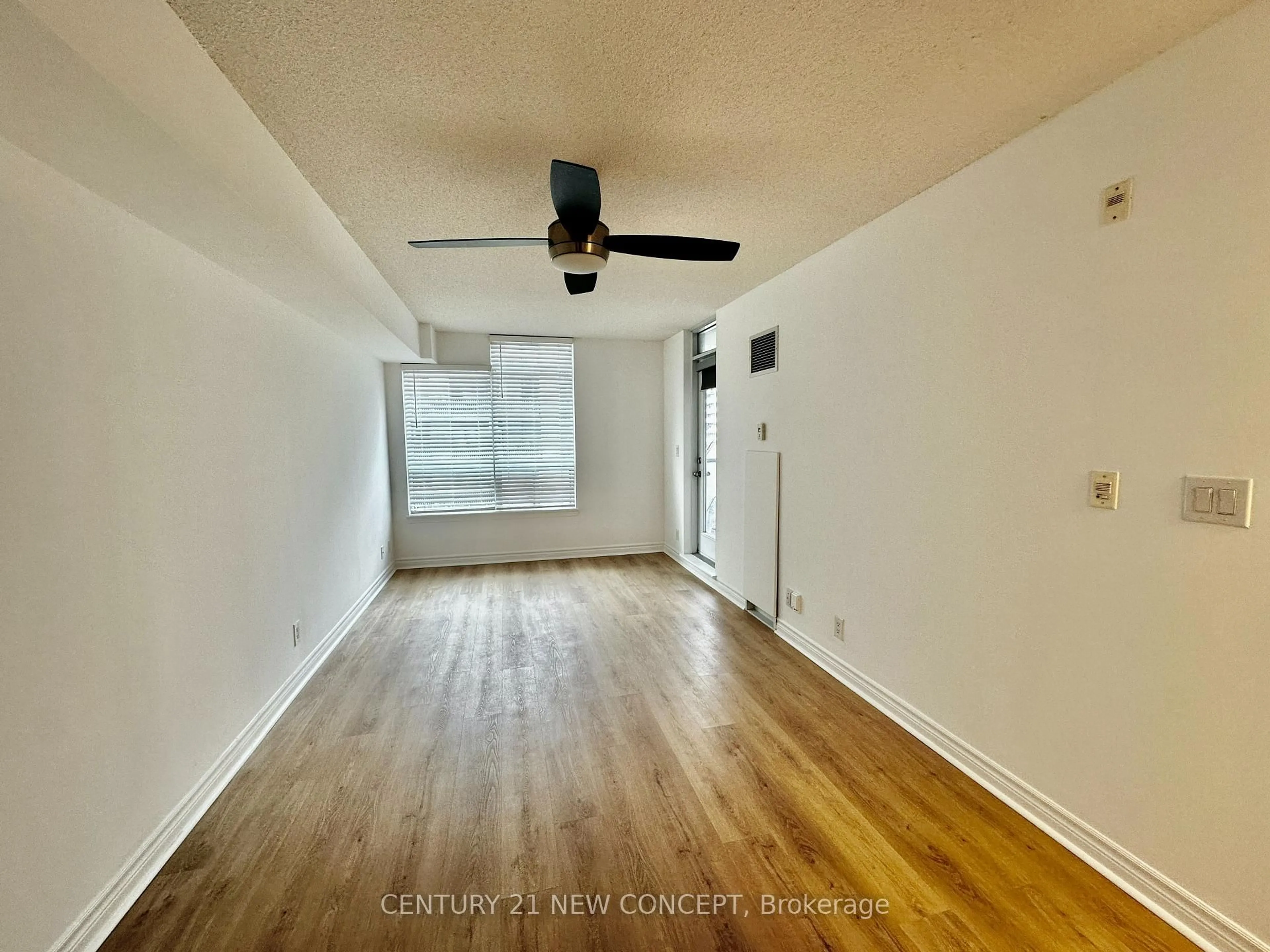 A pic of a room for 225 Wellesley St #409, Toronto Ontario M4X 1X8