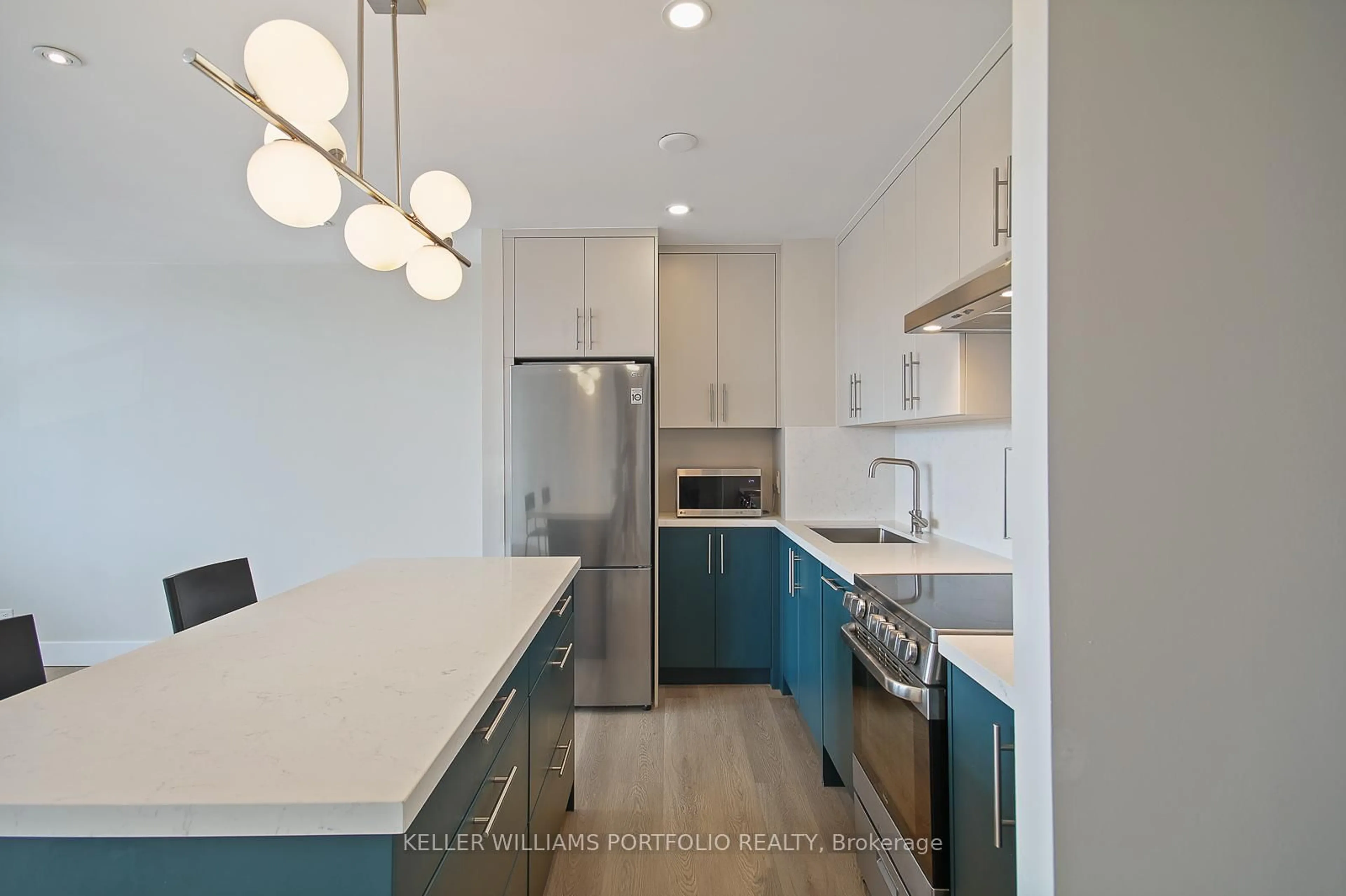 Contemporary kitchen, unknown for 580 Christie St #206, Toronto Ontario M6G 3E3