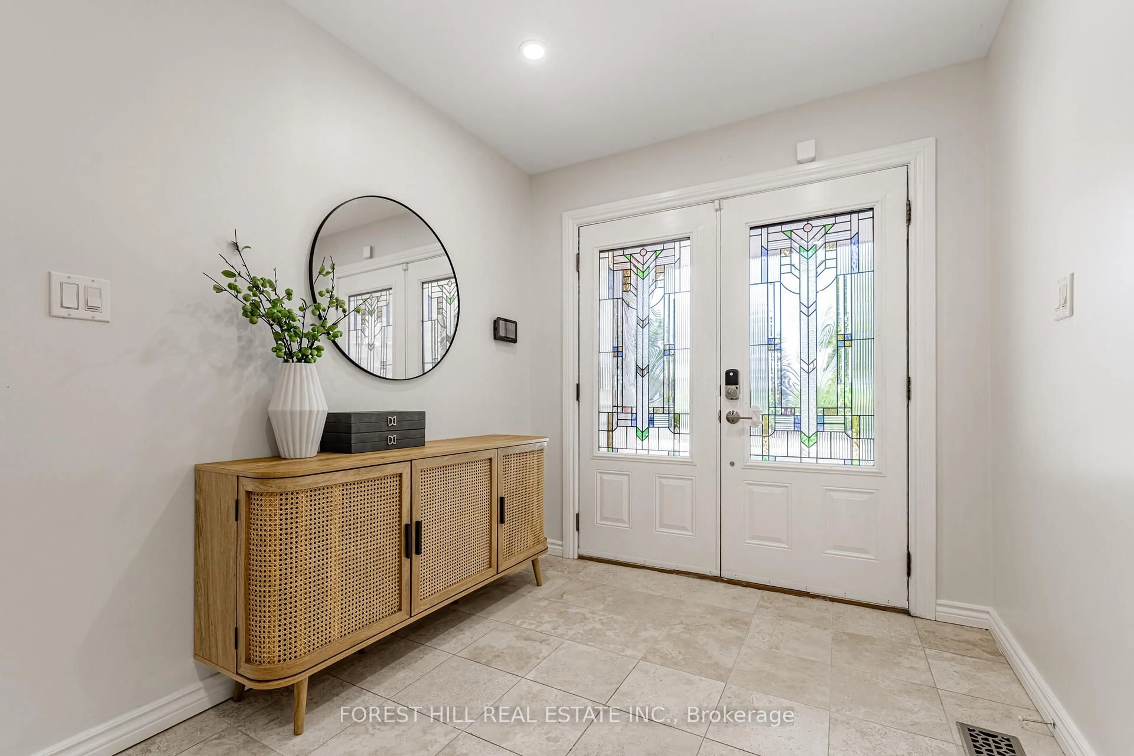 Indoor entryway for 241 Shaughnessy Blvd, Toronto Ontario M2J 1K5